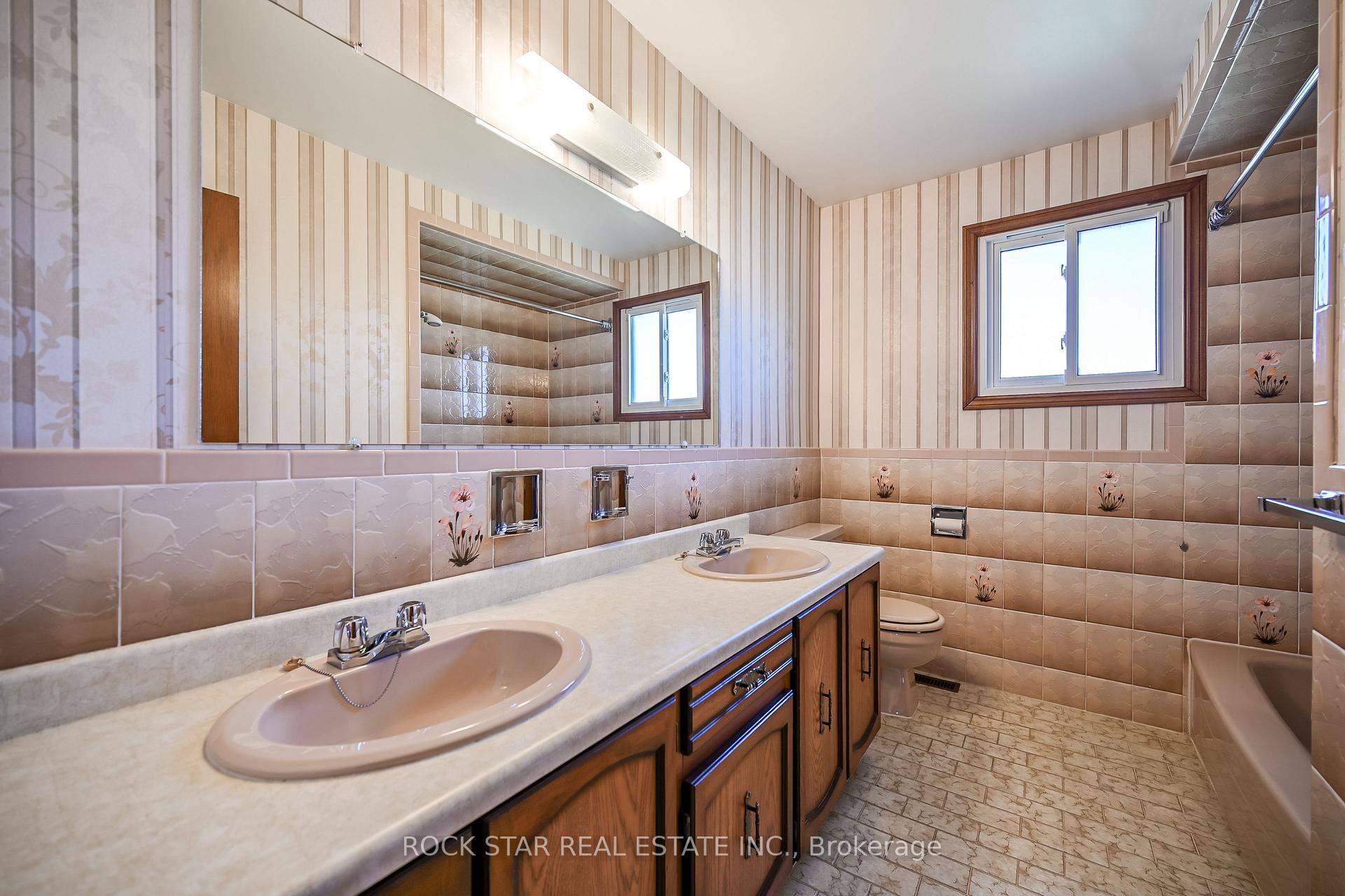 Photo 29 of 321 Creelman Road, Mississauga, Cooksville — HOMEH