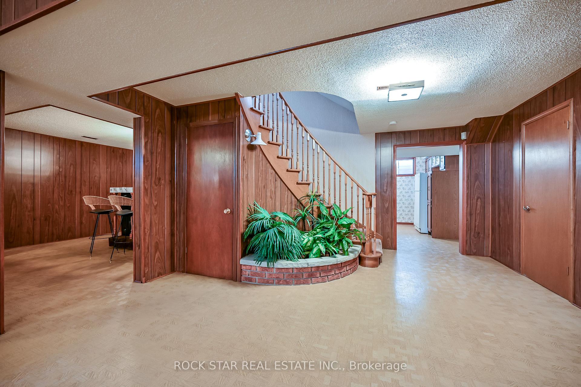 Photo 33 of 321 Creelman Road, Mississauga, Cooksville — HOMEH
