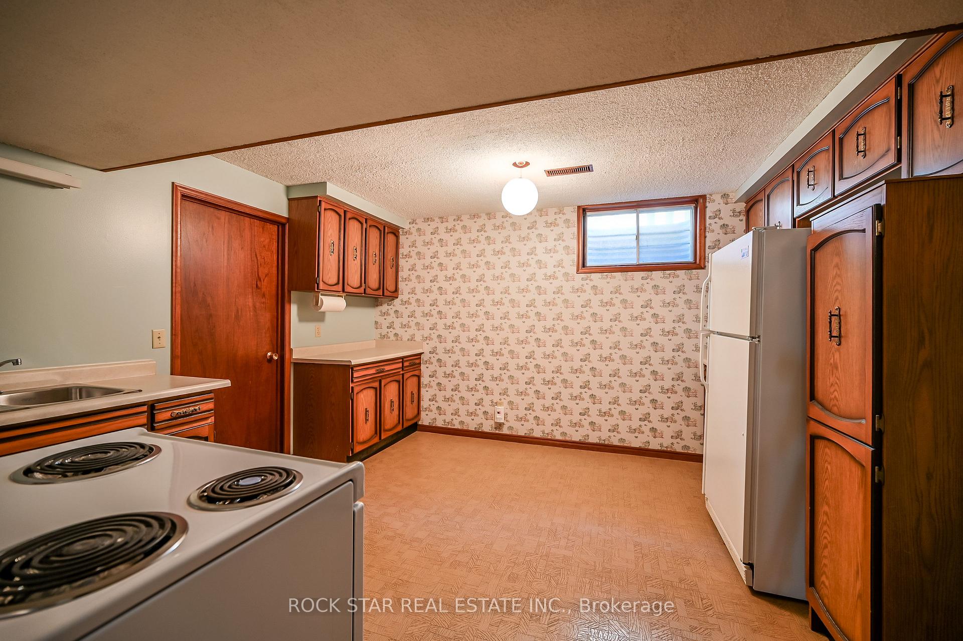 Photo 40 of 321 Creelman Road, Mississauga, Cooksville — HOMEH