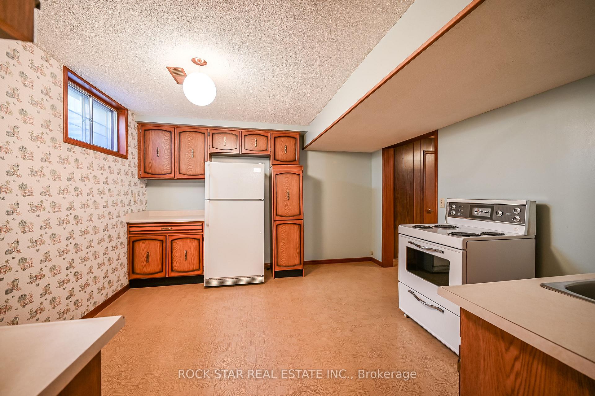 Photo 42 of 321 Creelman Road, Mississauga, Cooksville — HOMEH