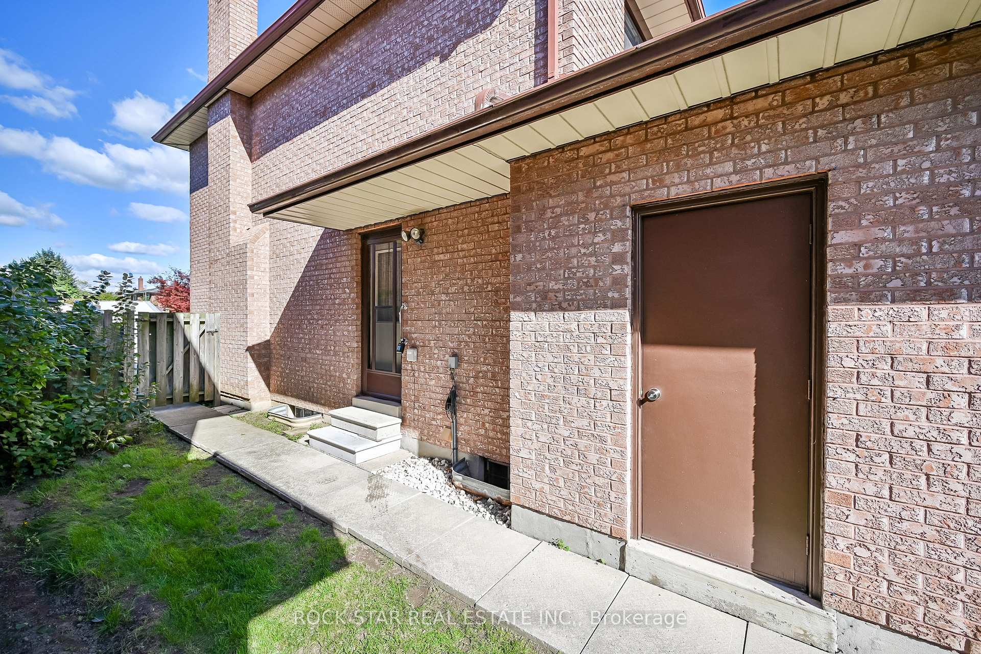 Photo 44 of 321 Creelman Road, Mississauga, Cooksville — HOMEH