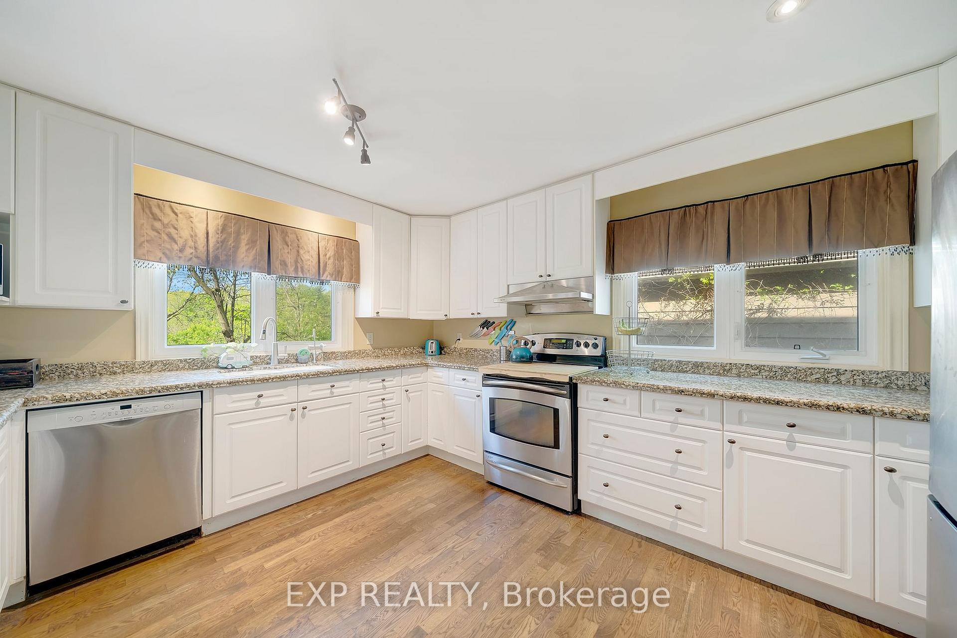 Photo 9 of 38 Roland Road, Pelham, North Pelham — HOMEH