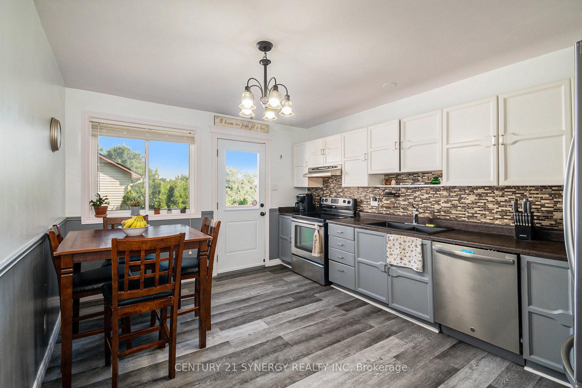 Photo 6 of 6453 Viseneau Drive, Ottawa, Chateauneuf — HOMEH