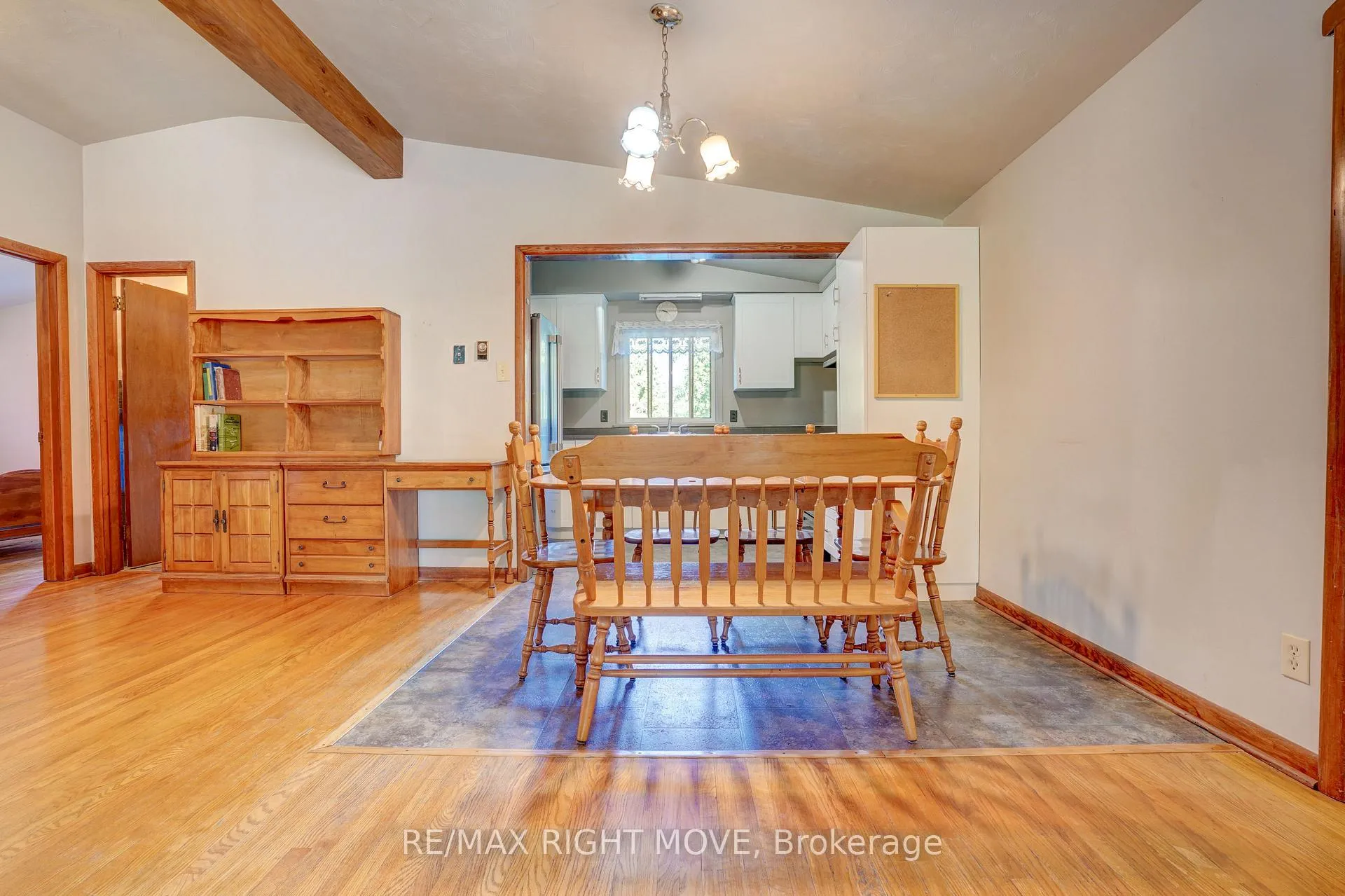 Photo 9 of 348 Collins Drive, Orillia — HOMEH