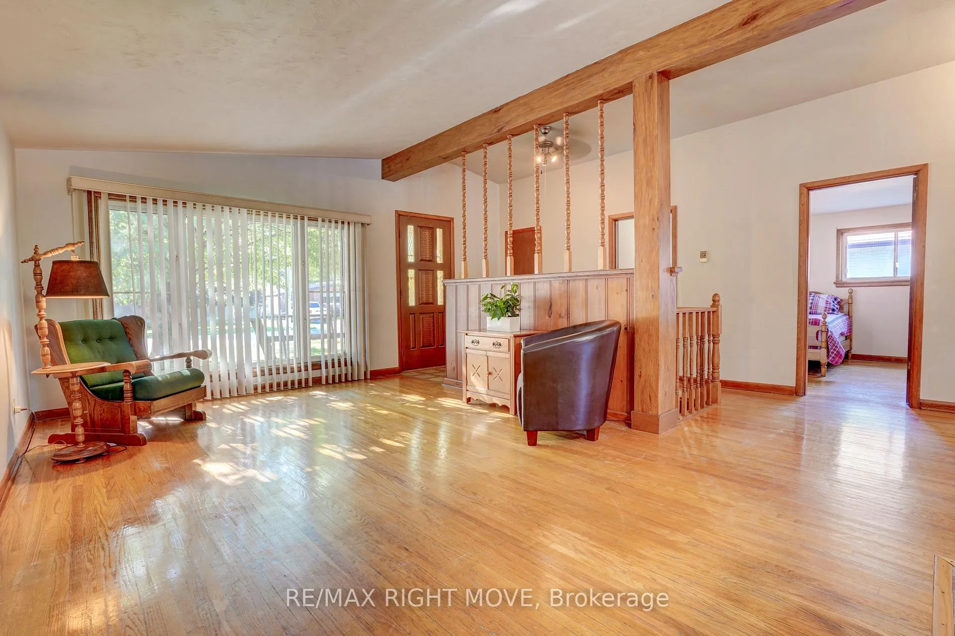 Photo 11 of 348 Collins Drive, Orillia — HOMEH