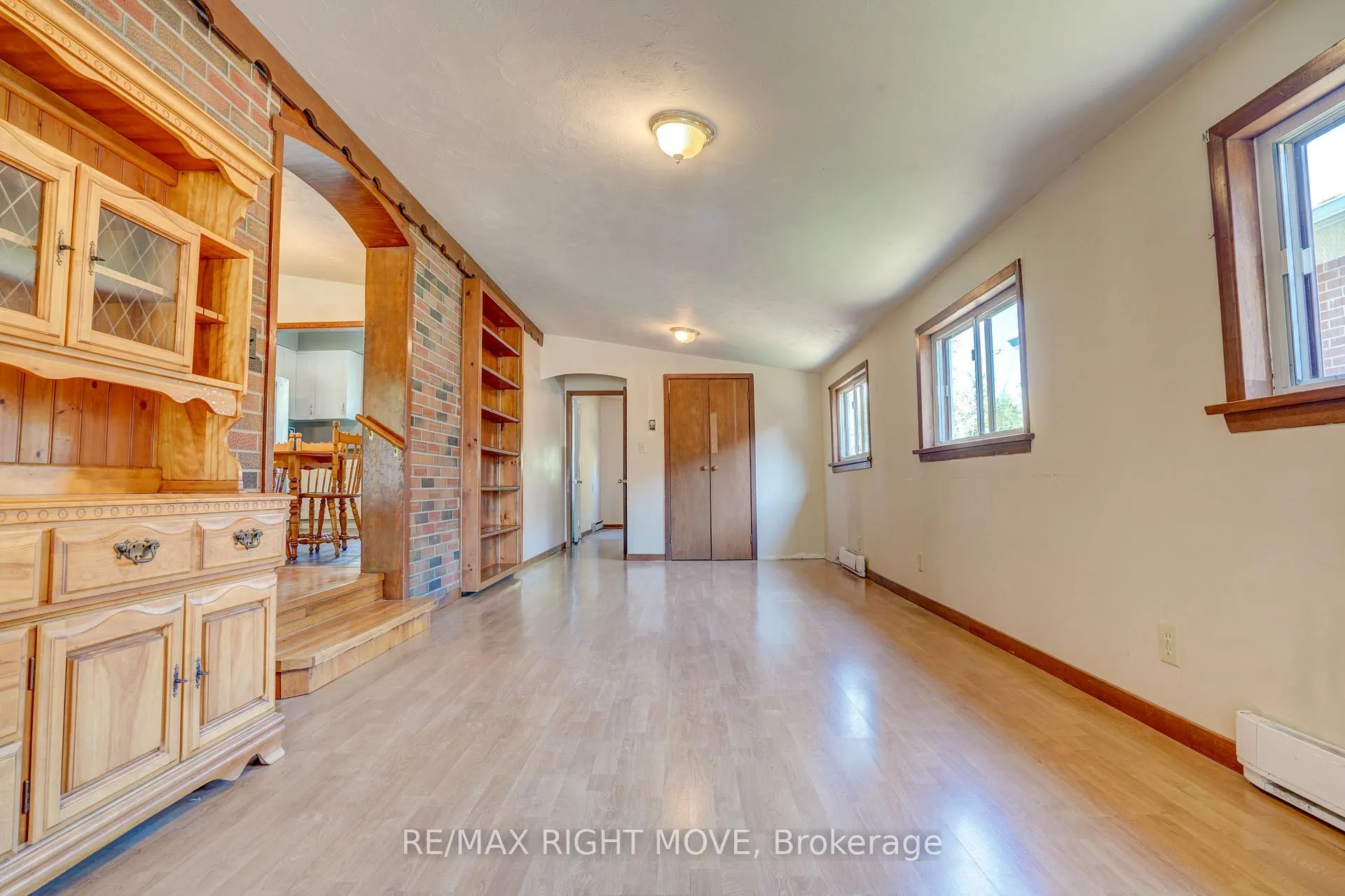 Photo 16 of 348 Collins Drive, Orillia — HOMEH