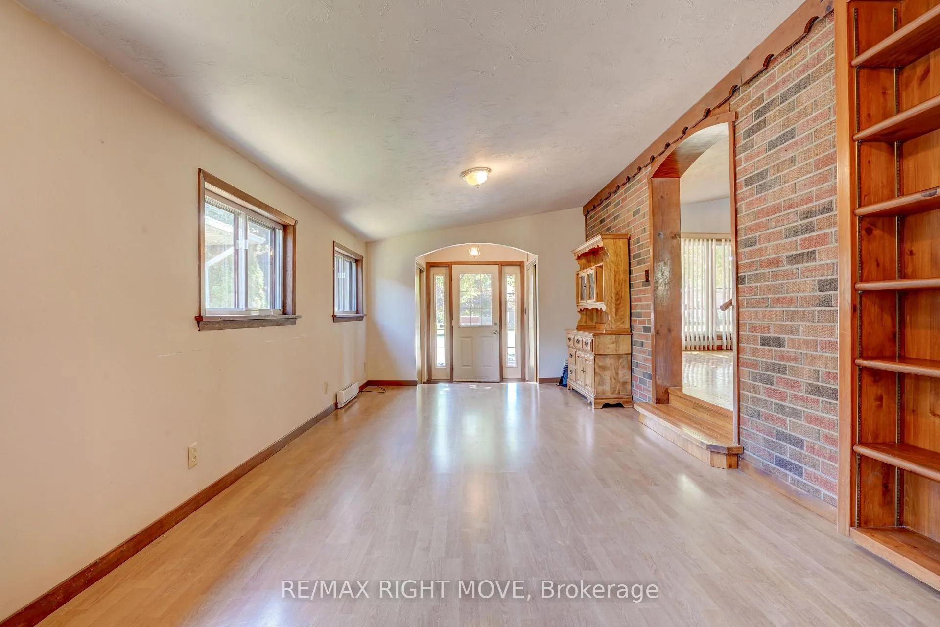 Photo 17 of 348 Collins Drive, Orillia — HOMEH