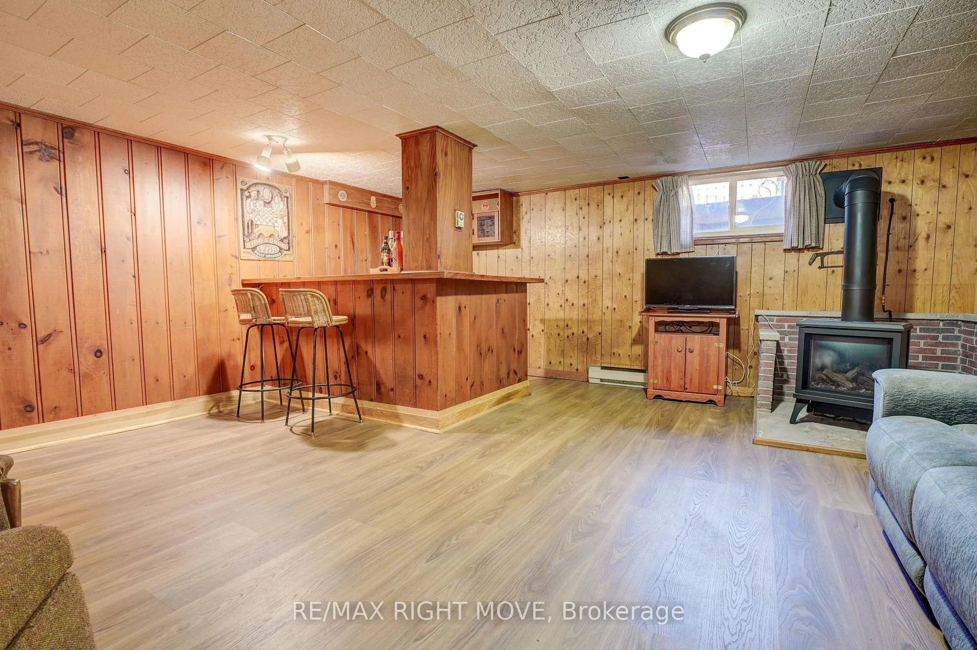 Photo 21 of 348 Collins Drive, Orillia — HOMEH