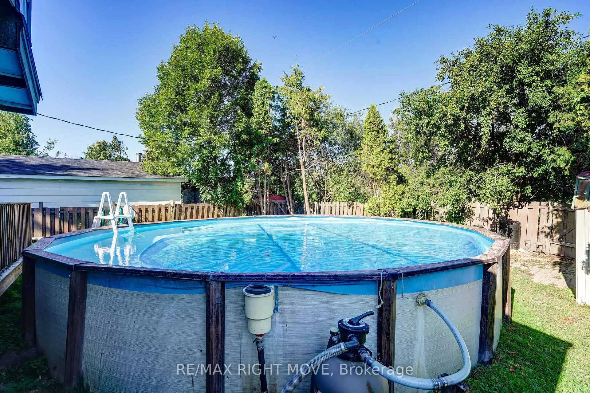 Photo 25 of 348 Collins Drive, Orillia — HOMEH
