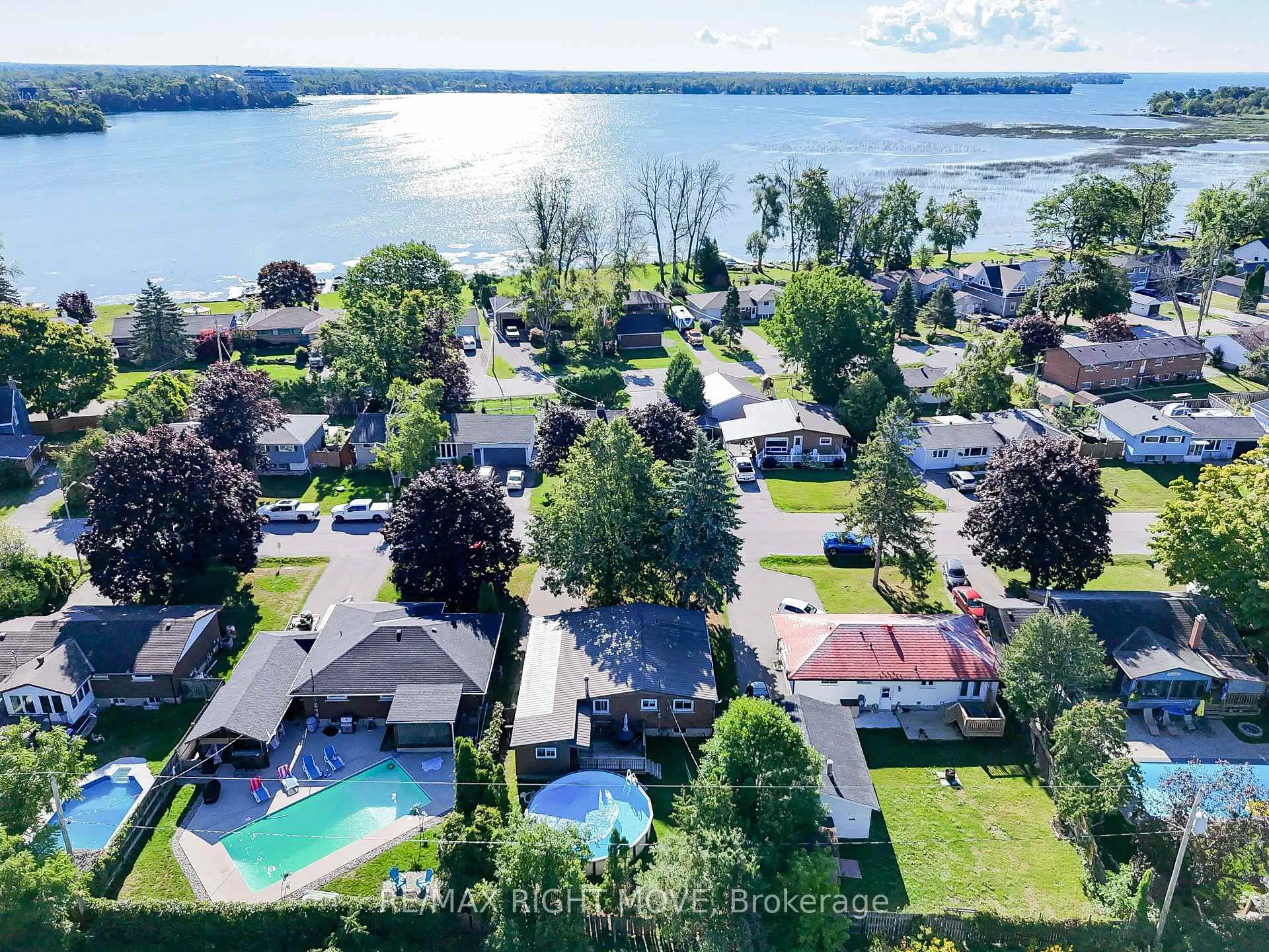 Photo 27 of 348 Collins Drive, Orillia — HOMEH