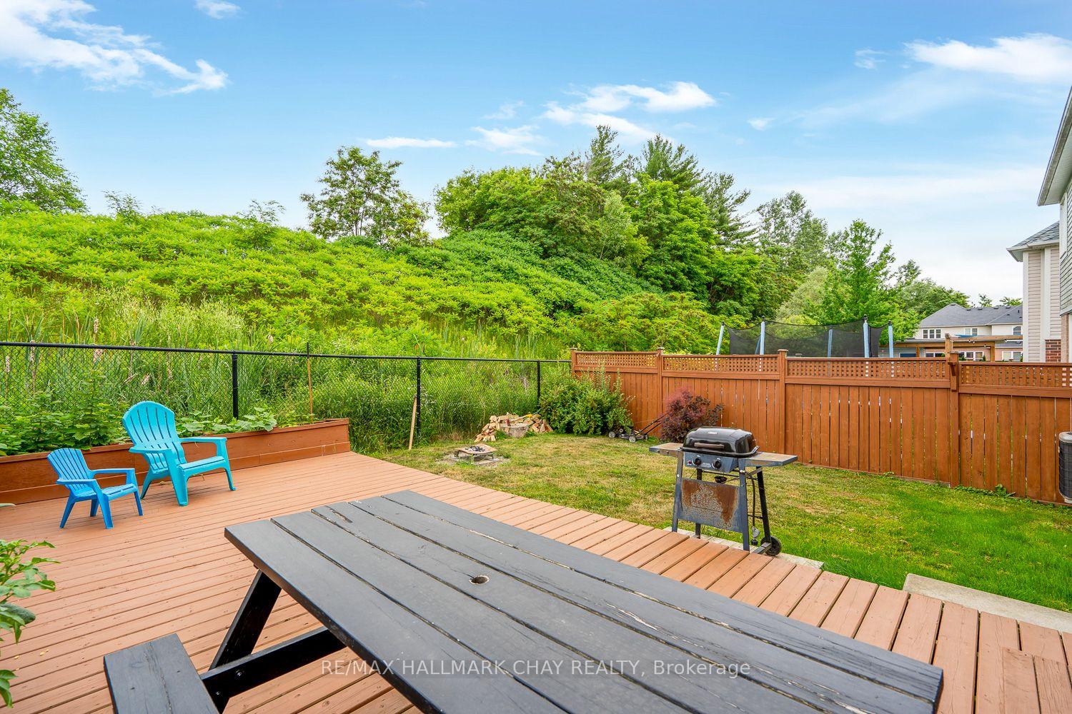 Photo 3 of 38 Steele Street, New Tecumseth, Alliston — HOMEH