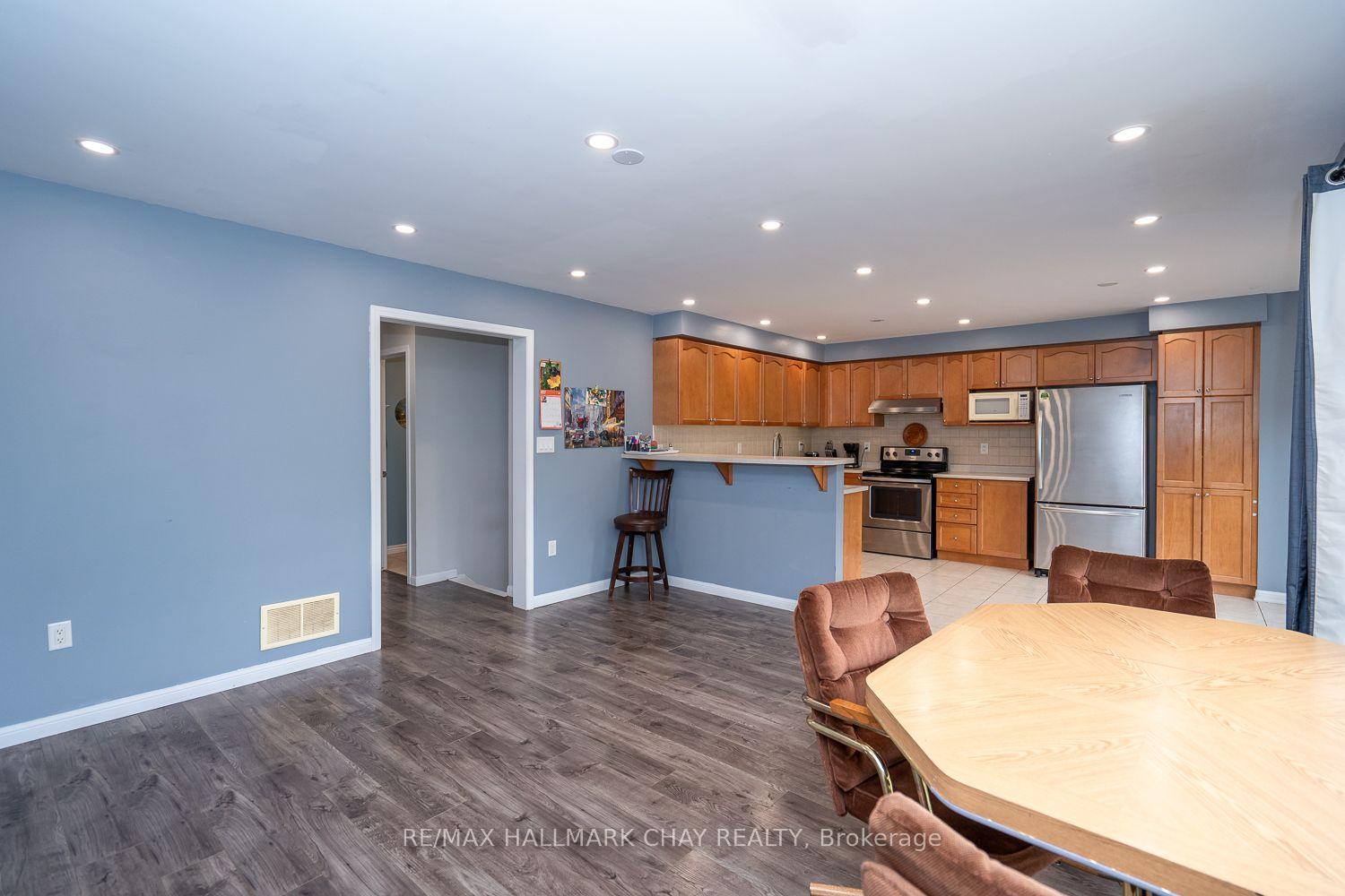 Photo 12 of 38 Steele Street, New Tecumseth, Alliston — HOMEH