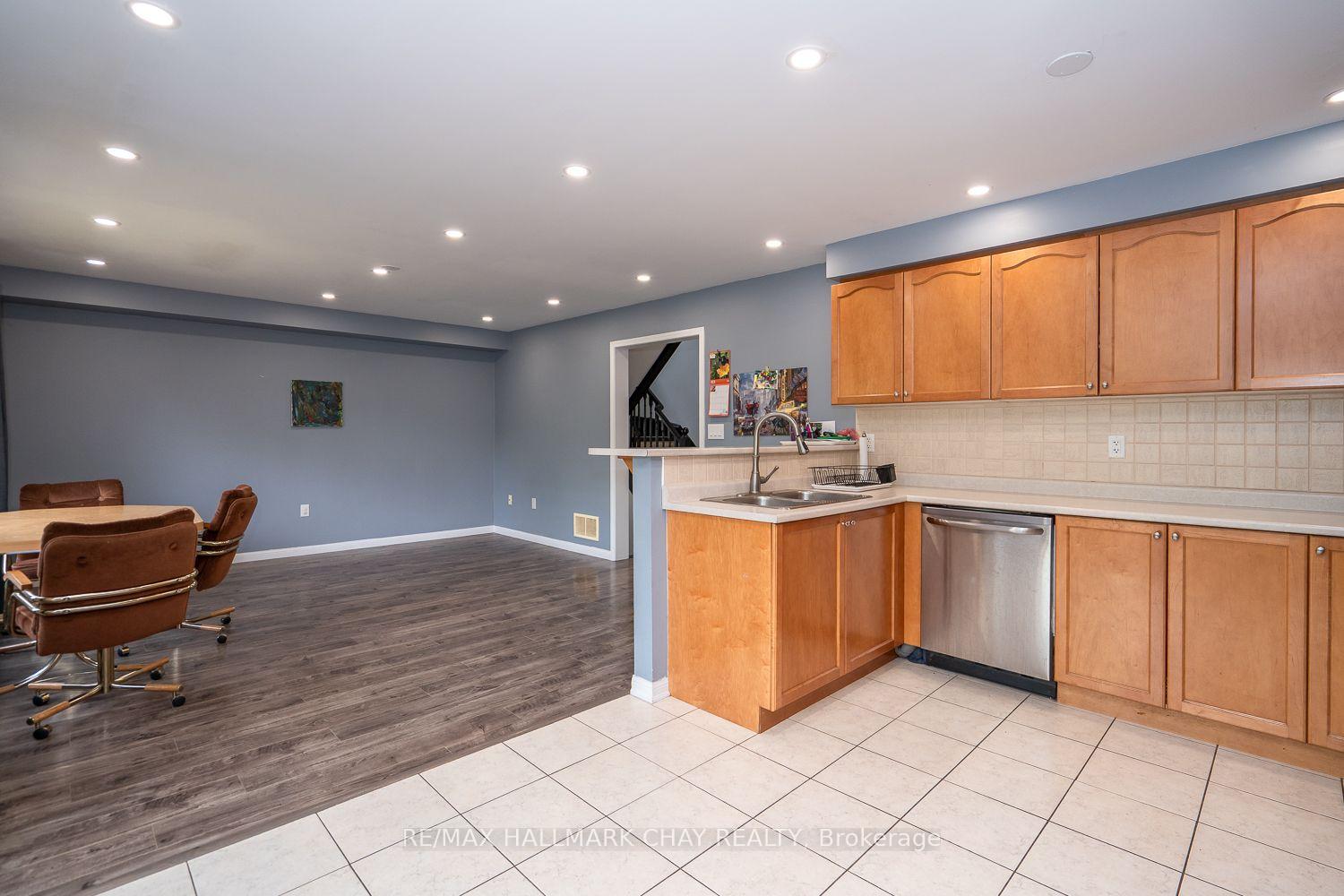 Photo 15 of 38 Steele Street, New Tecumseth, Alliston — HOMEH