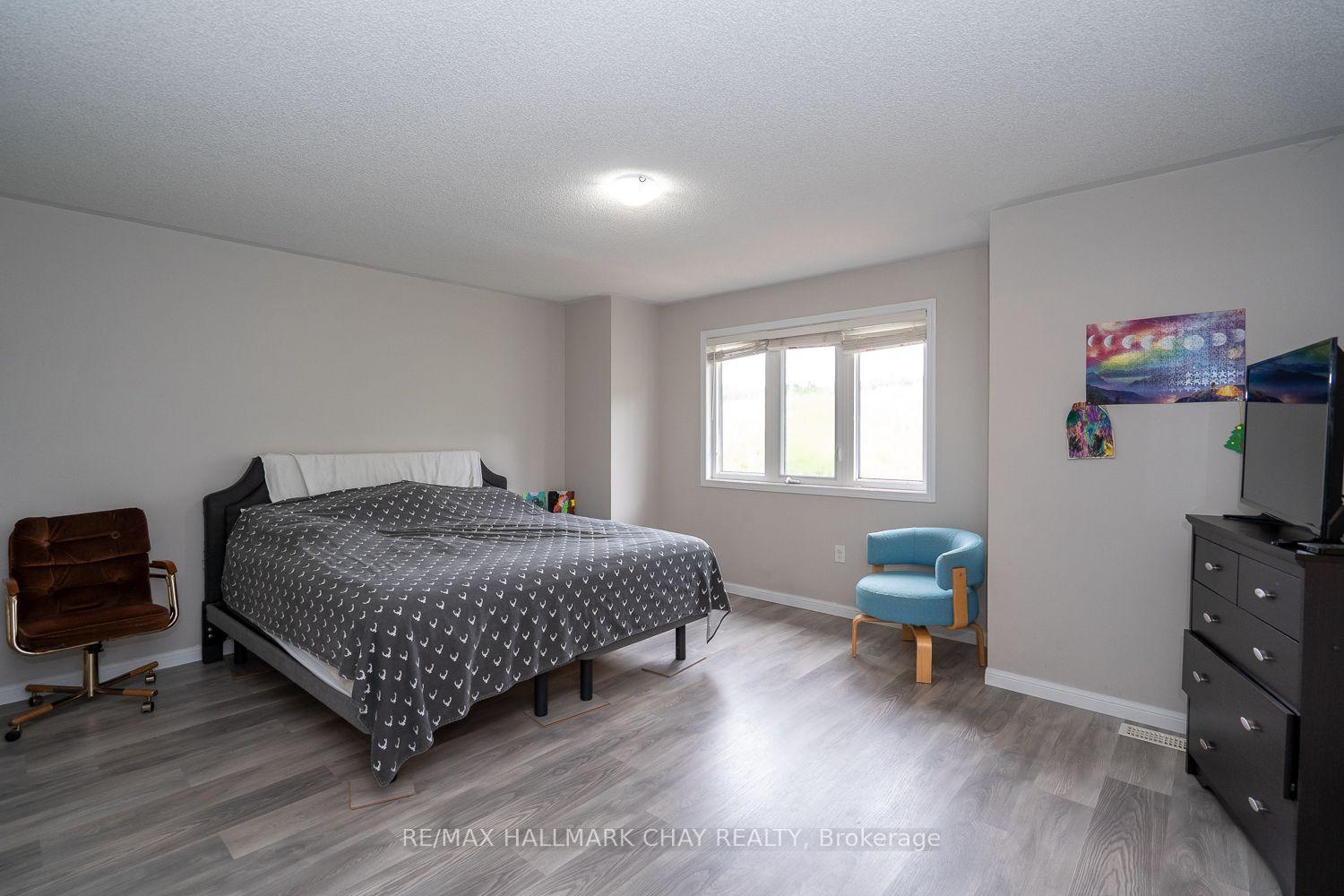 Photo 25 of 38 Steele Street, New Tecumseth, Alliston — HOMEH
