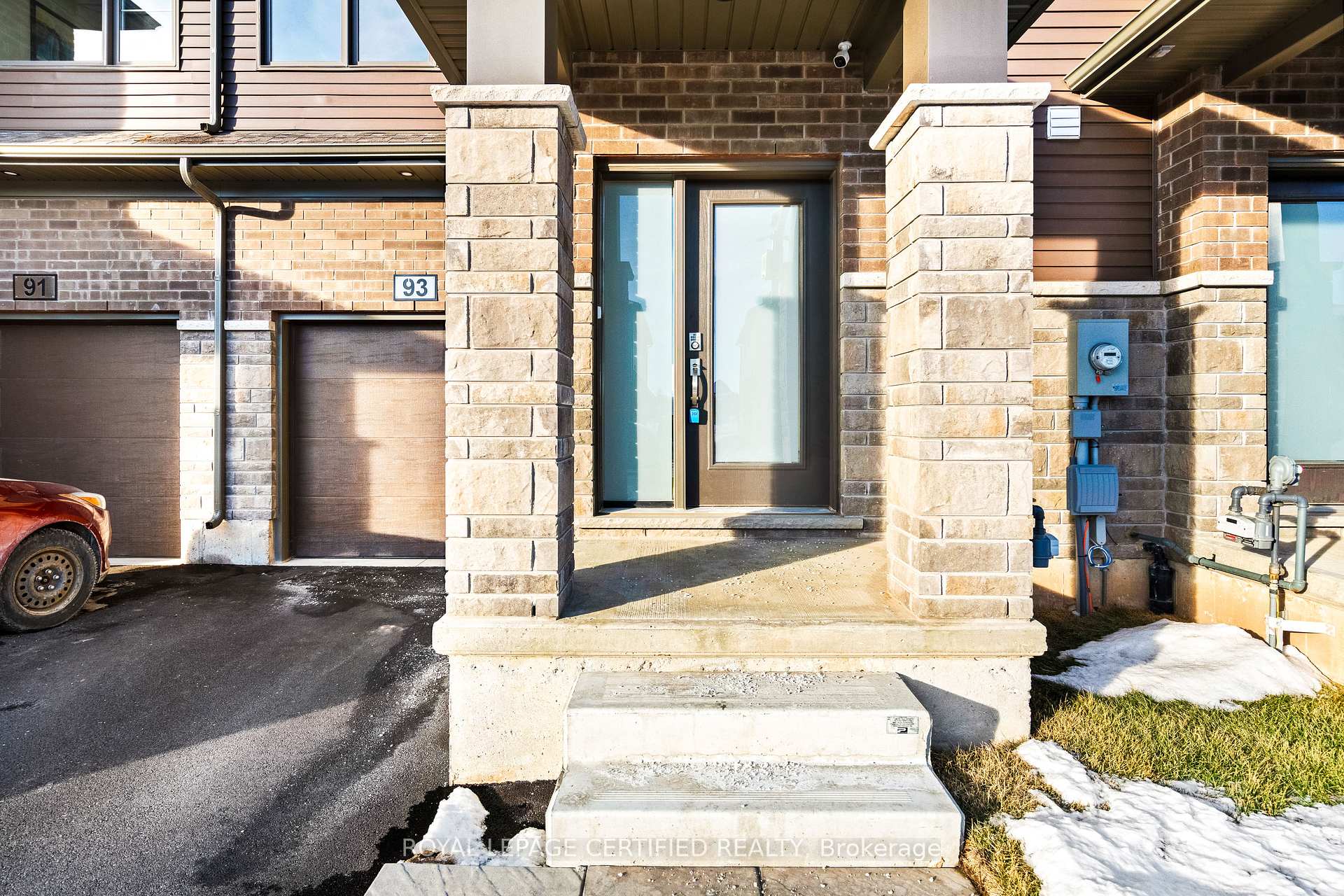 Photo 3 of 93 Acacia Road, Pelham, Fonthill — HOMEH