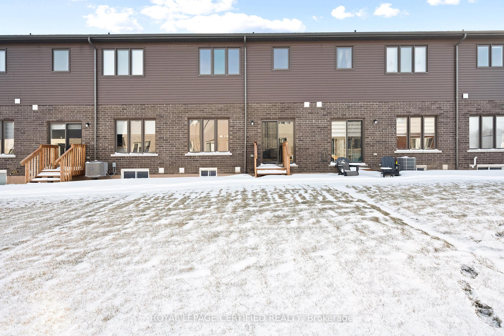 Photo 25 of 93 Acacia Road, Pelham, Fonthill — HOMEH