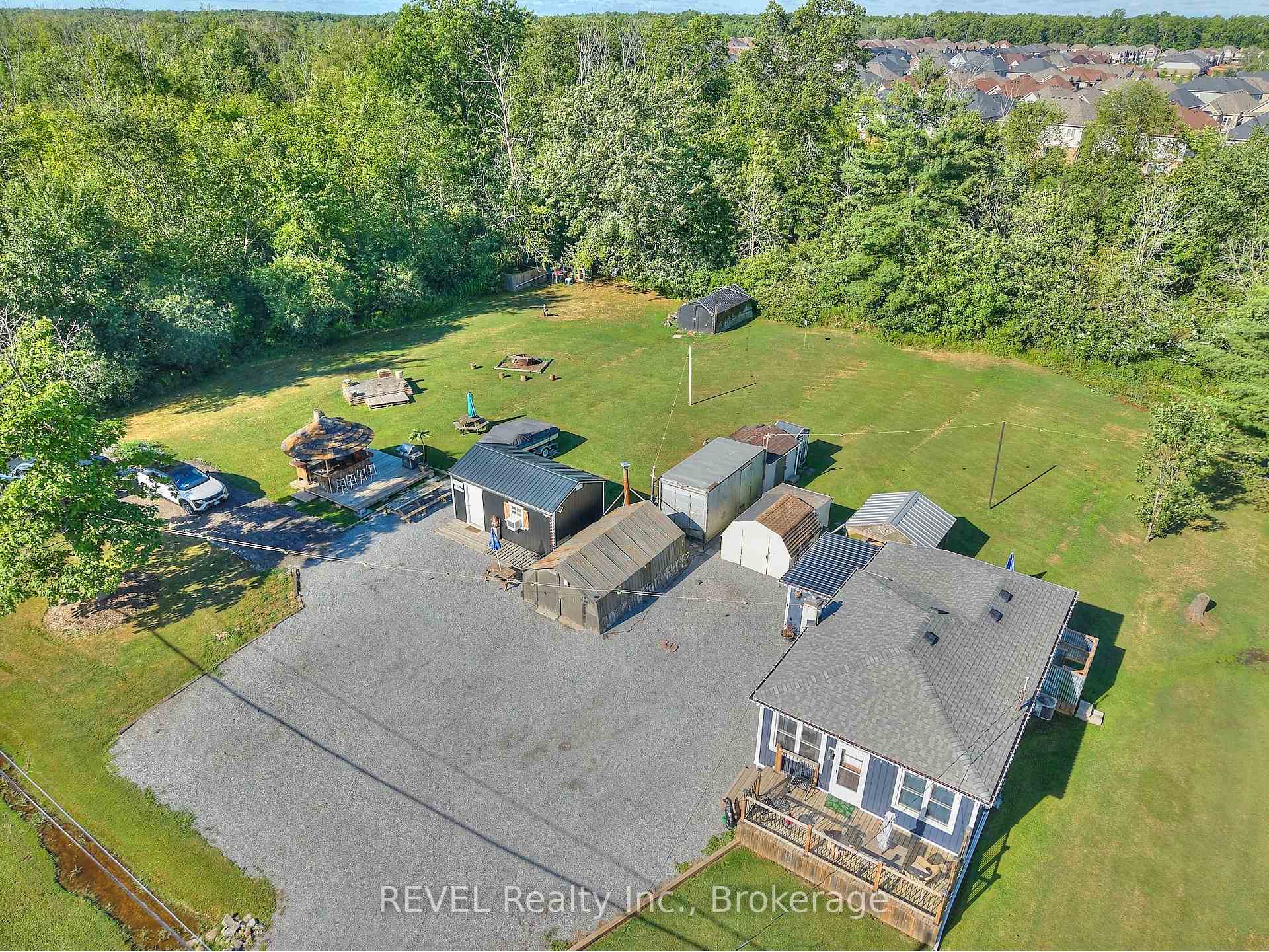 Photo 2 of 9197 Sodom Road, Niagara Falls, Lyons Creek — HOMEH
