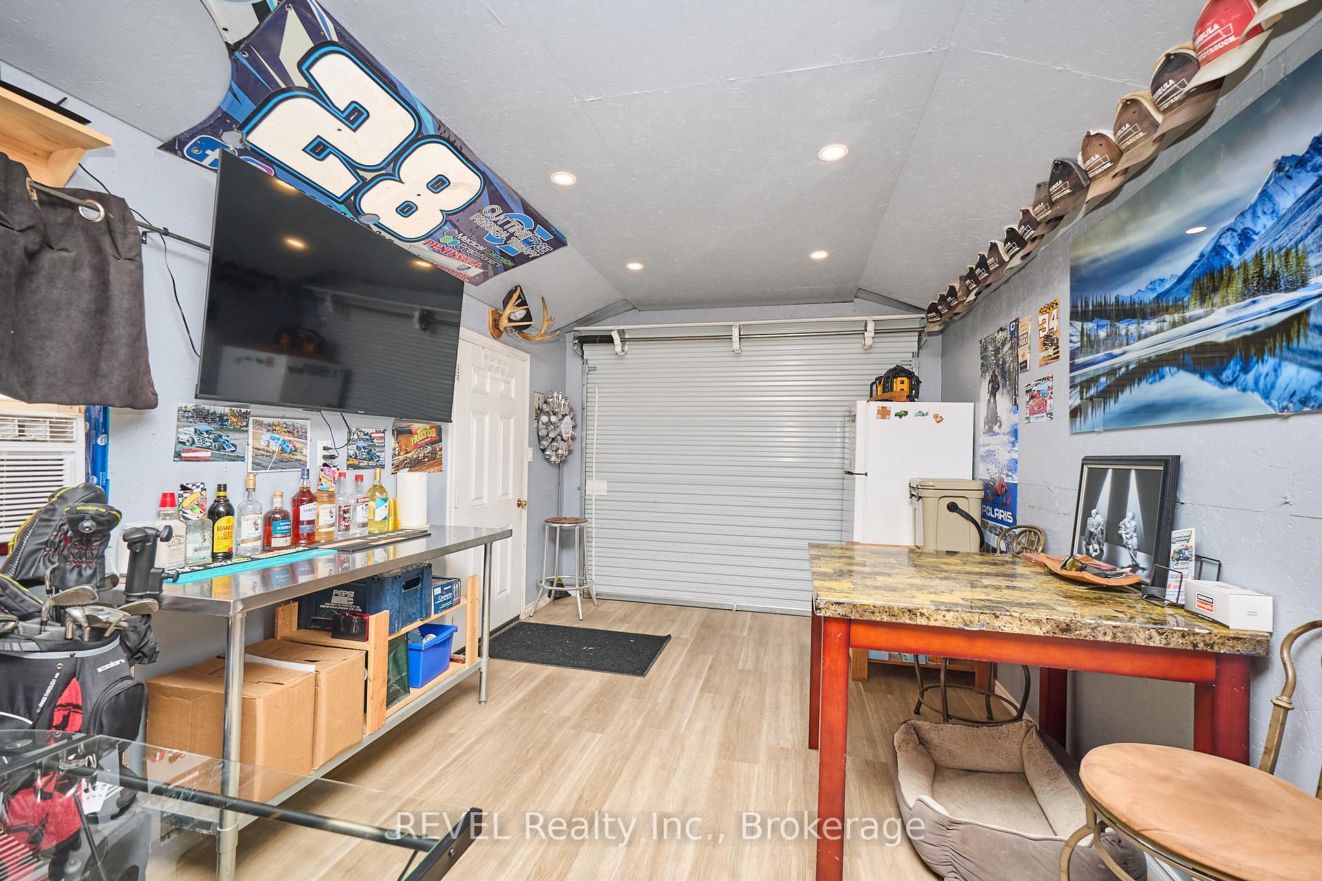 Photo 11 of 9197 Sodom Road, Niagara Falls, Lyons Creek — HOMEH