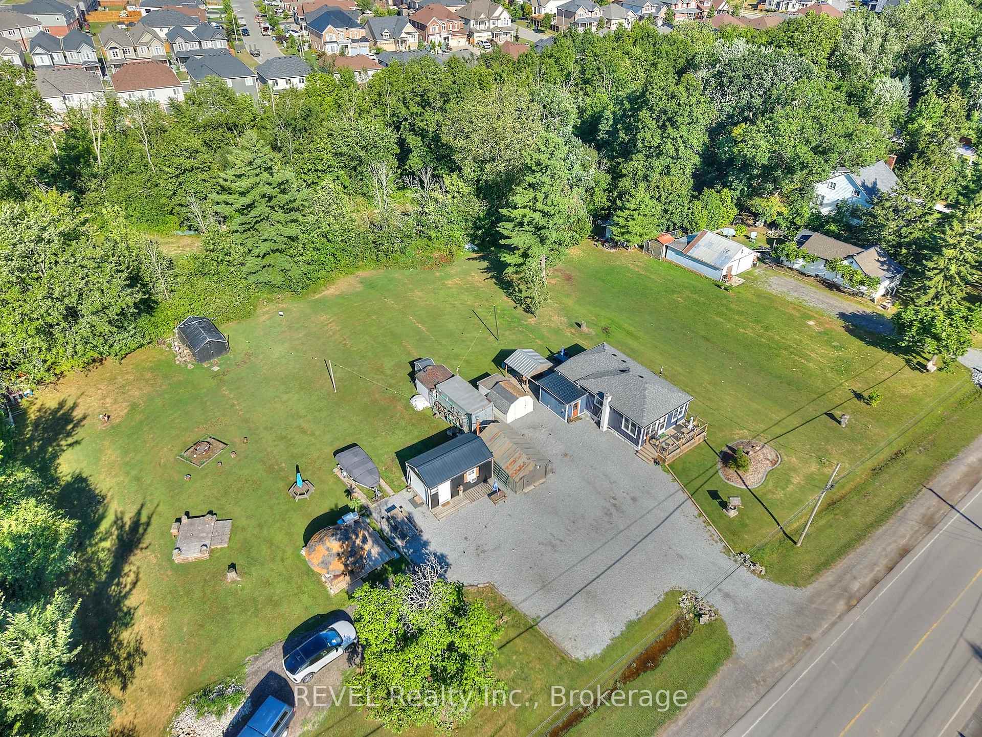 Photo 33 of 9197 Sodom Road, Niagara Falls, Lyons Creek — HOMEH