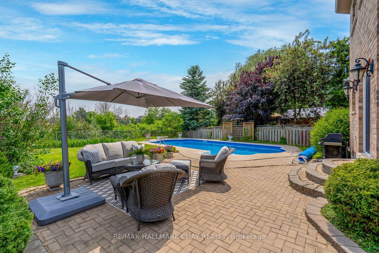 Photo 3 of 295 Tupper Boulevard, New Tecumseth, Alliston — HOMEH