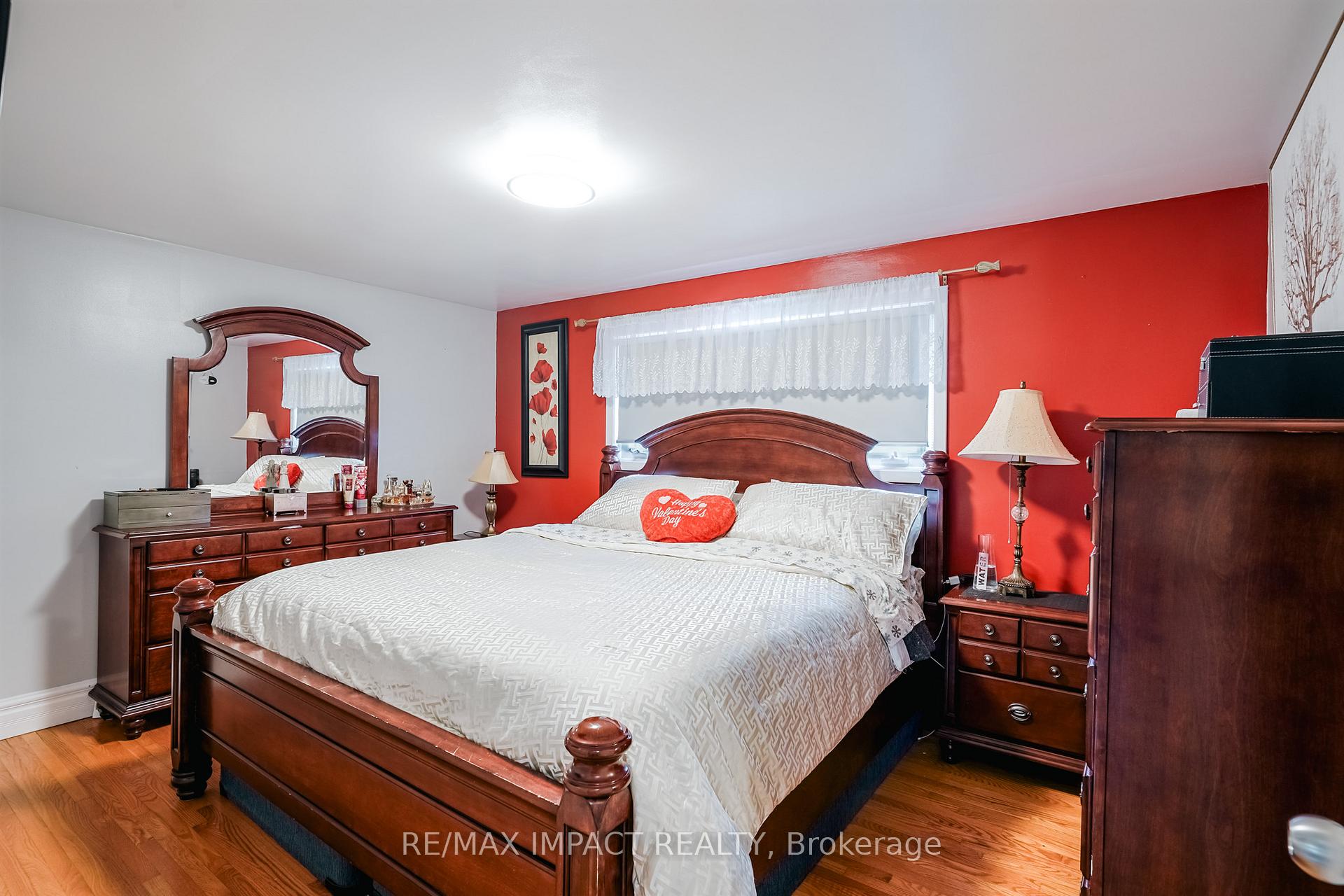 Photo 16 of 415 Jane Avenue, Oshawa, Northglen — HOMEH