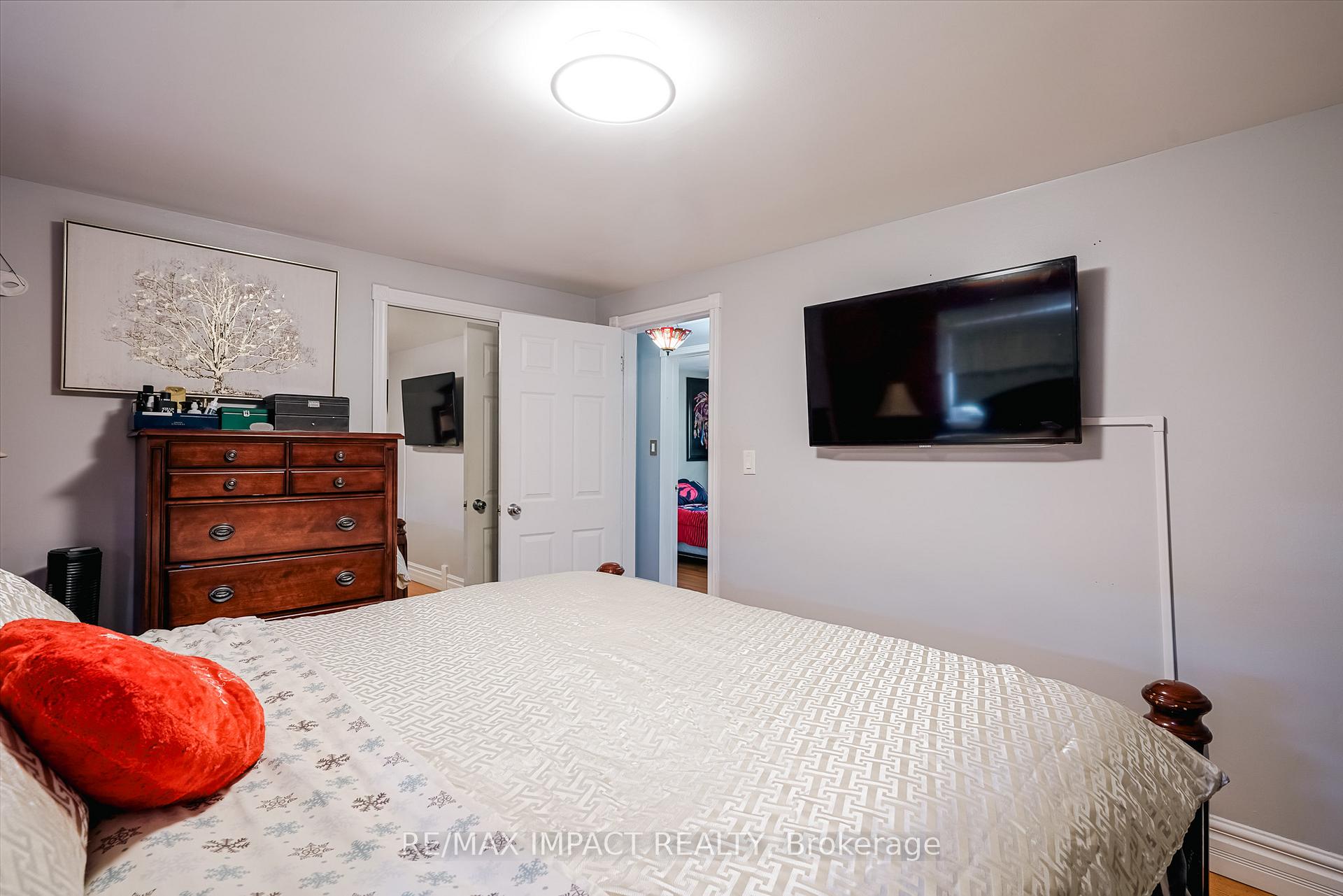 Photo 18 of 415 Jane Avenue, Oshawa, Northglen — HOMEH