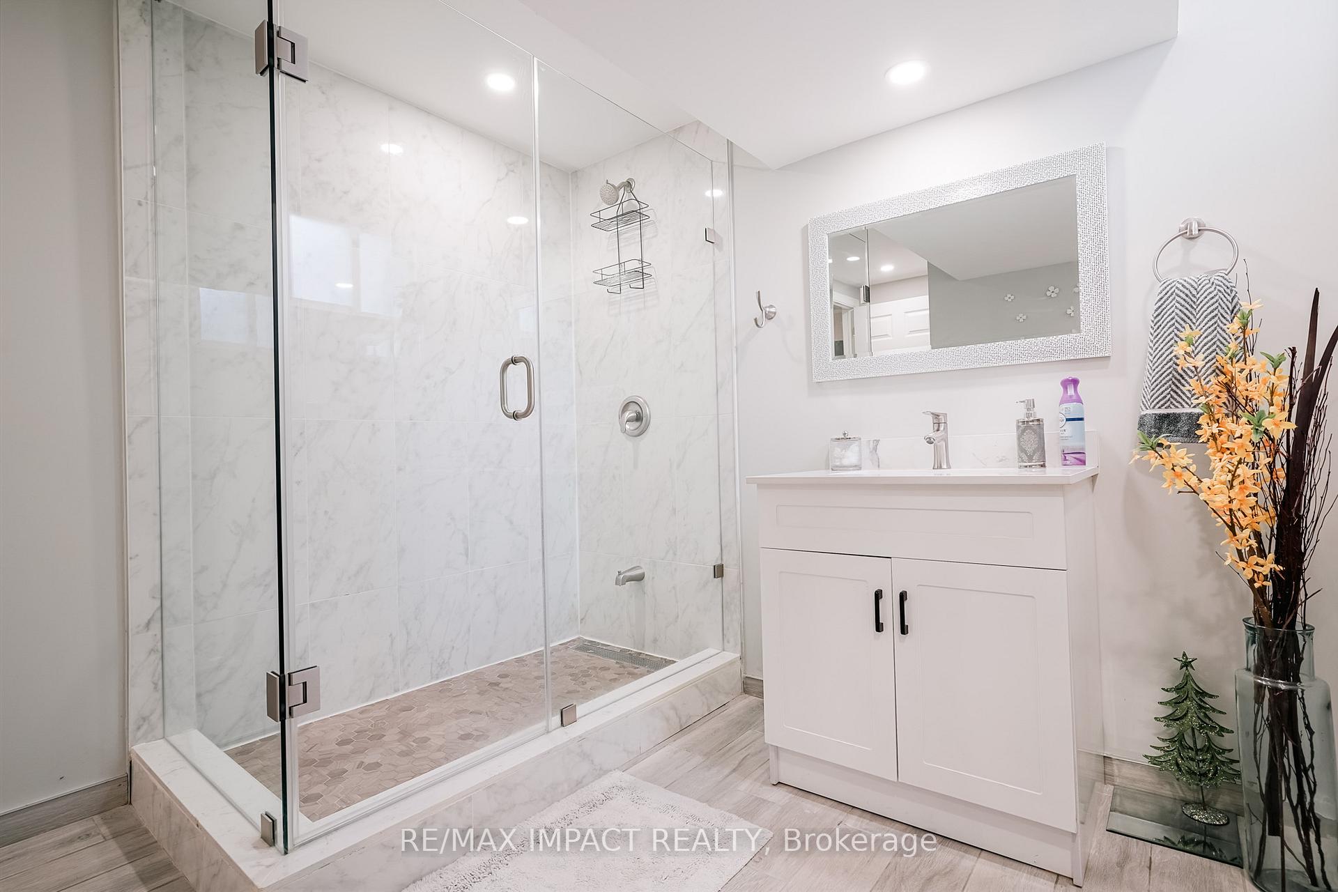 Photo 32 of 415 Jane Avenue, Oshawa, Northglen — HOMEH