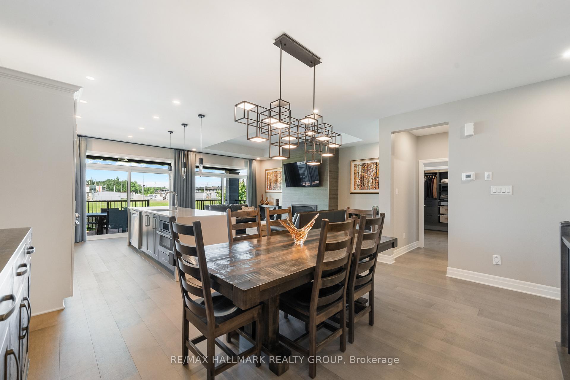 Photo 10 of 614 Gendarme Circle, Ottawa, Mer Bleue/Bradley Estates/Anderson Park — HOMEH