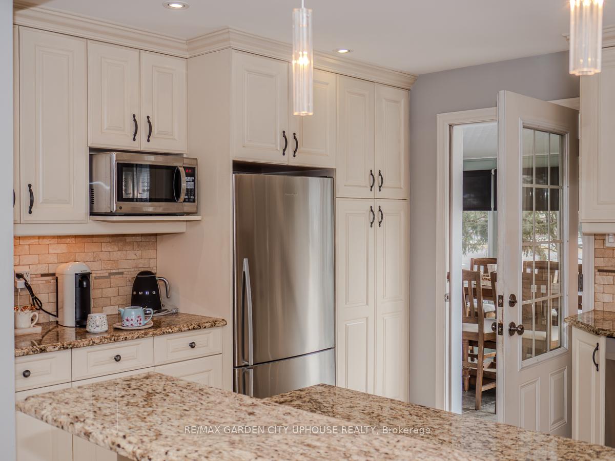 Photo 6 of 20 Woodside Square, Pelham, Fonthill — HOMEH