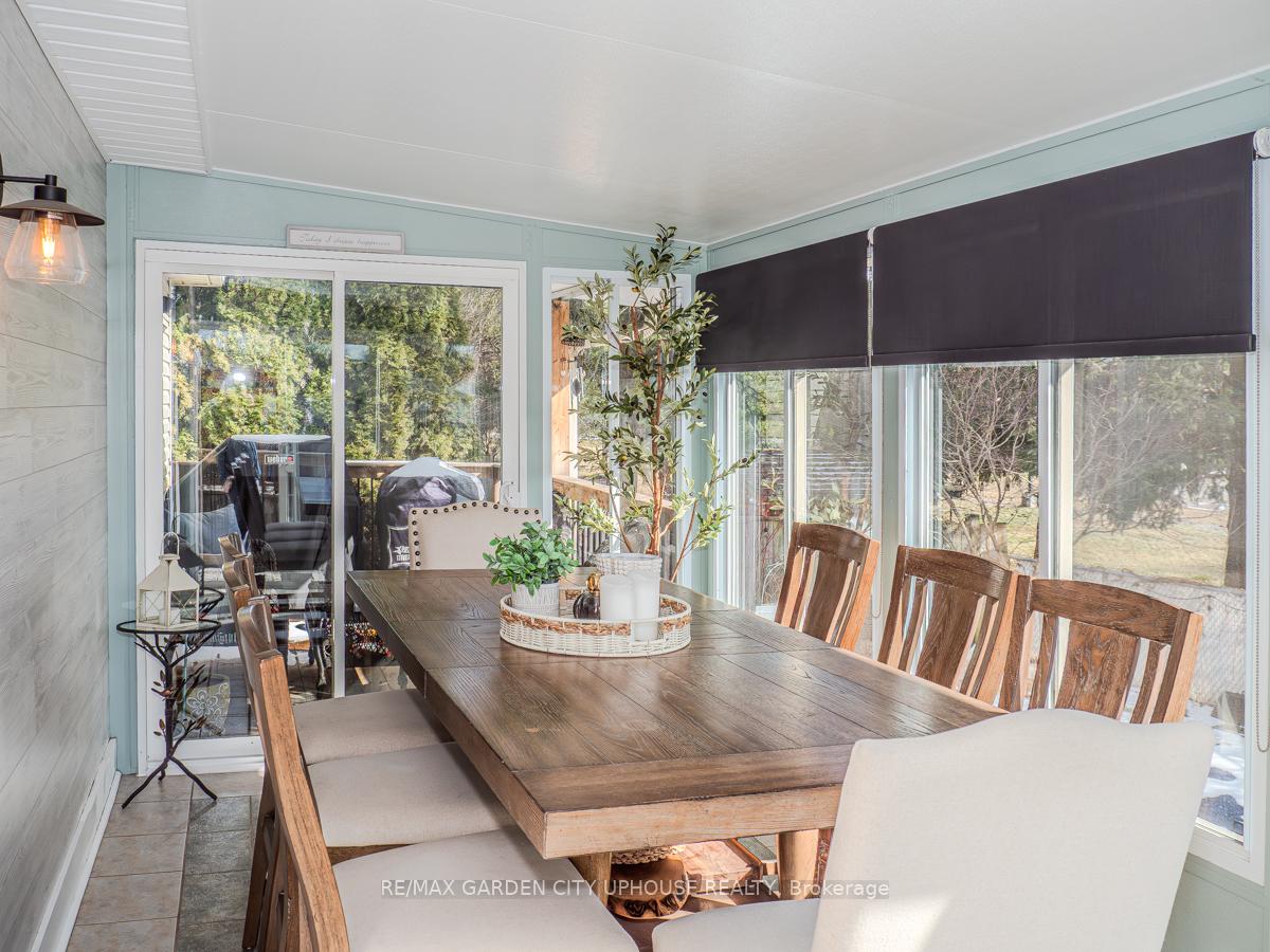 Photo 9 of 20 Woodside Square, Pelham, Fonthill — HOMEH