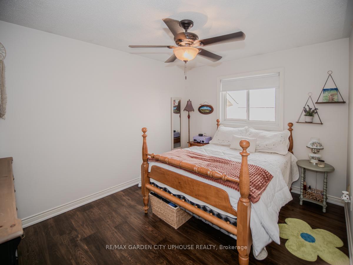 Photo 10 of 20 Woodside Square, Pelham, Fonthill — HOMEH