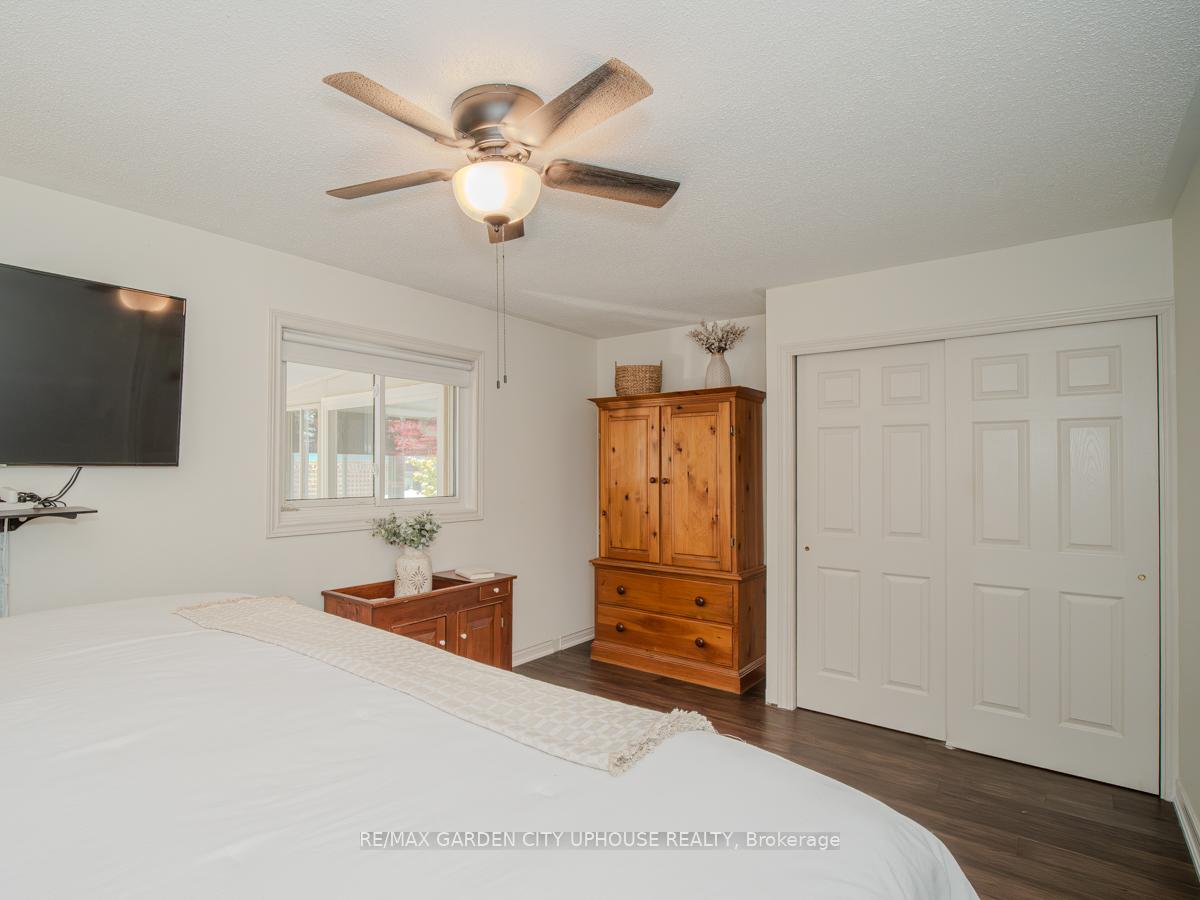 Photo 13 of 20 Woodside Square, Pelham, Fonthill — HOMEH