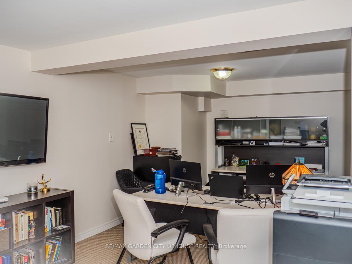 Photo 15 of 20 Woodside Square, Pelham, Fonthill — HOMEH