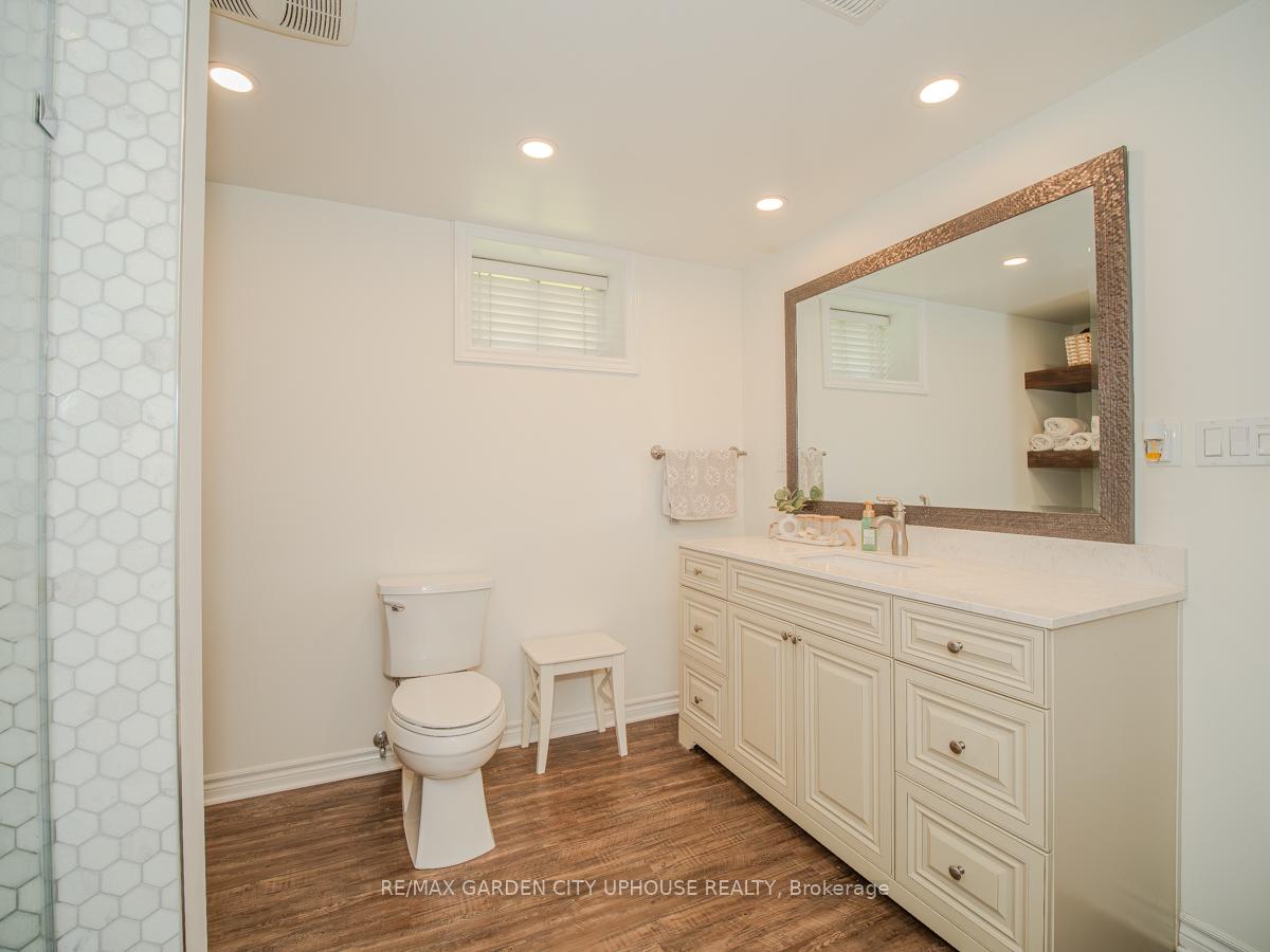 Photo 19 of 20 Woodside Square, Pelham, Fonthill — HOMEH