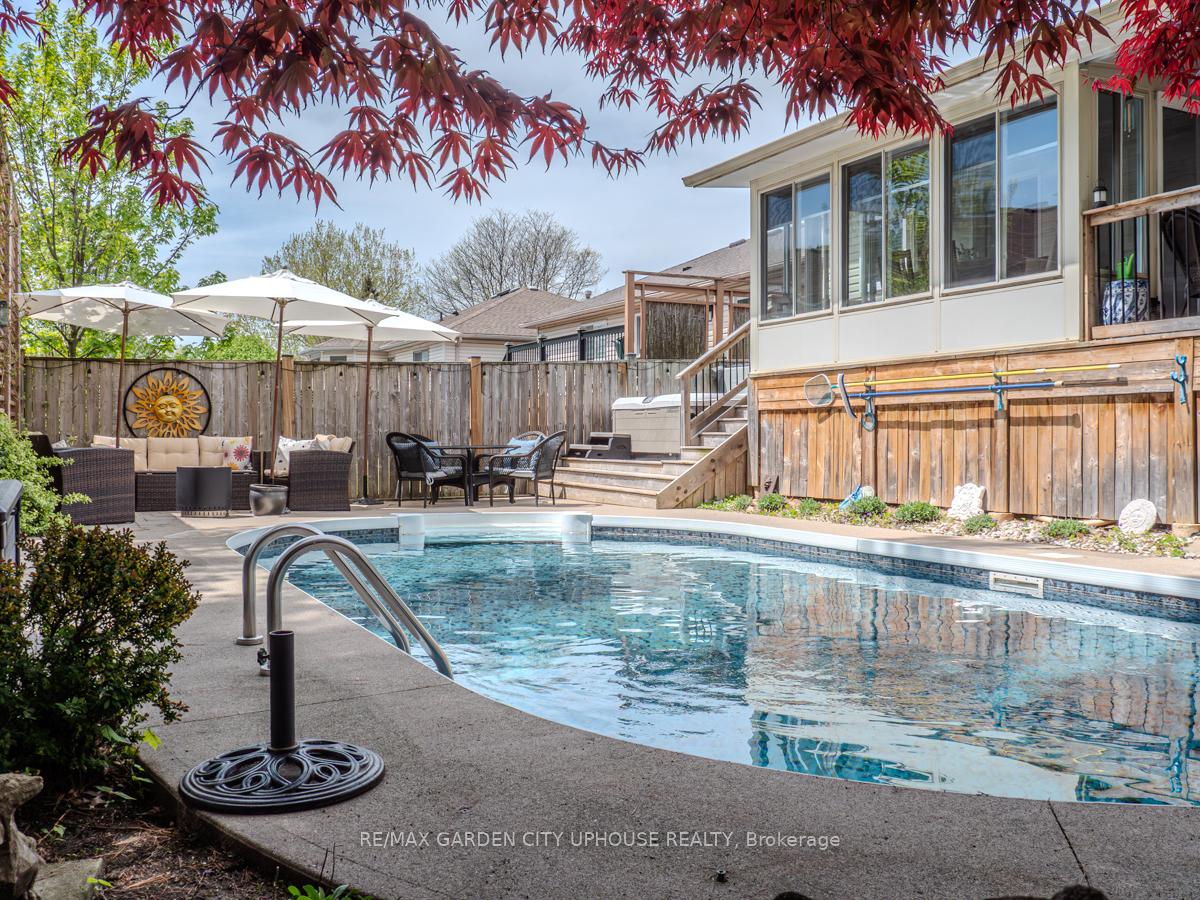 Photo 20 of 20 Woodside Square, Pelham, Fonthill — HOMEH