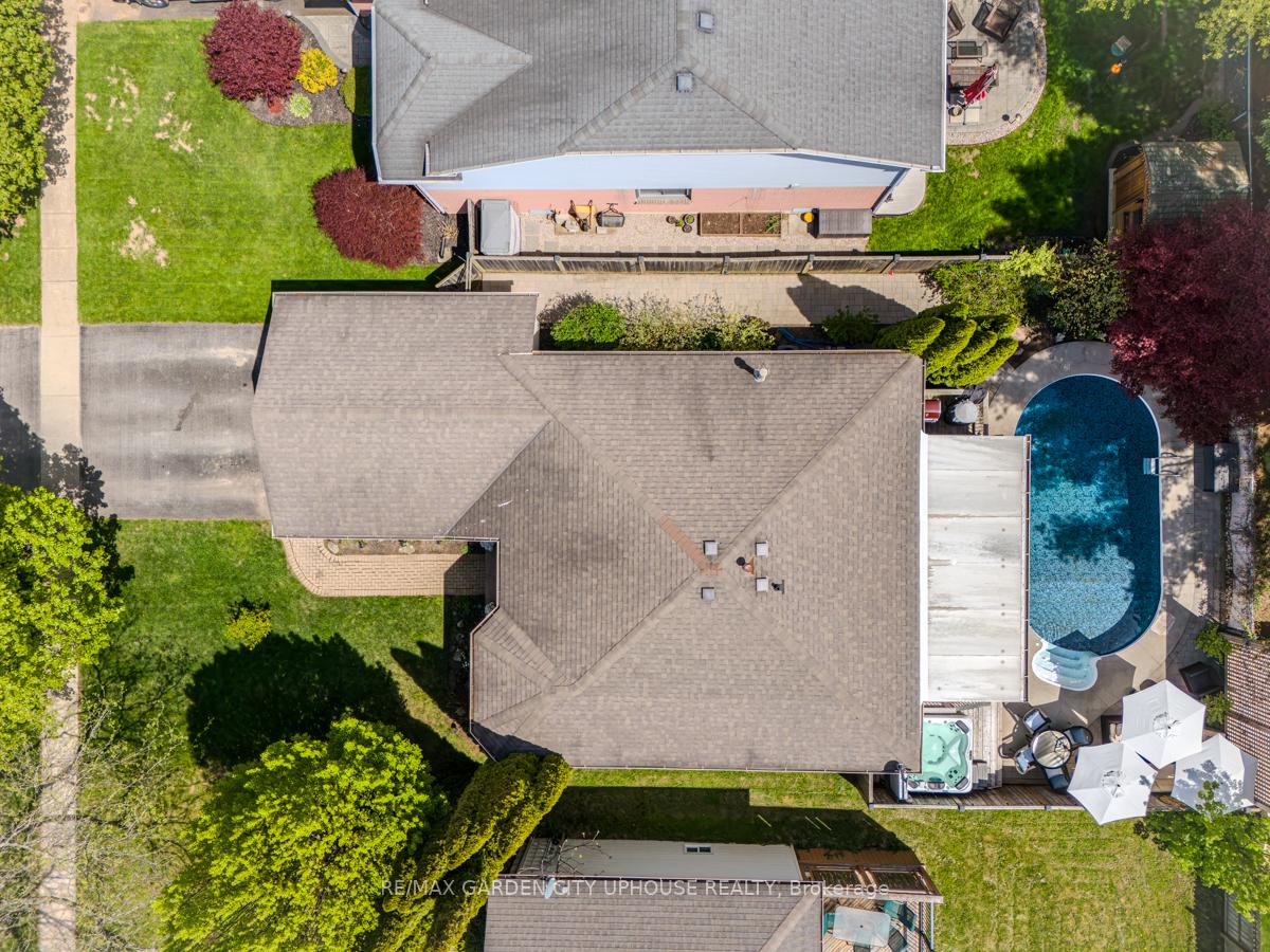 Photo 23 of 20 Woodside Square, Pelham, Fonthill — HOMEH