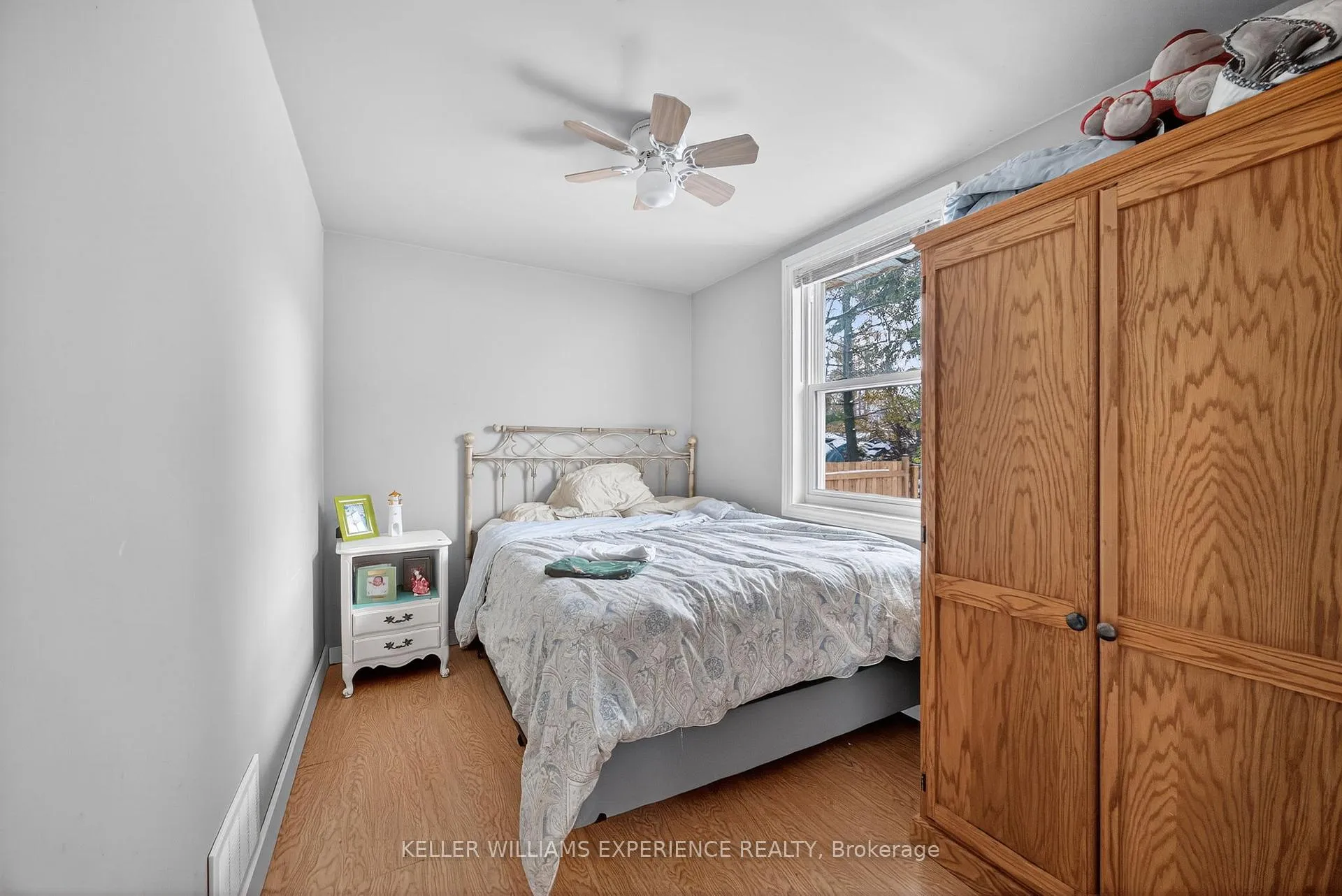Photo 9 of 129 Dunlop Street, Orillia — HOMEH