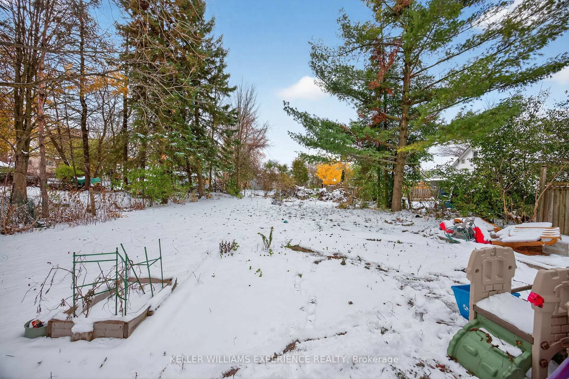 Photo 15 of 129 Dunlop Street, Orillia — HOMEH