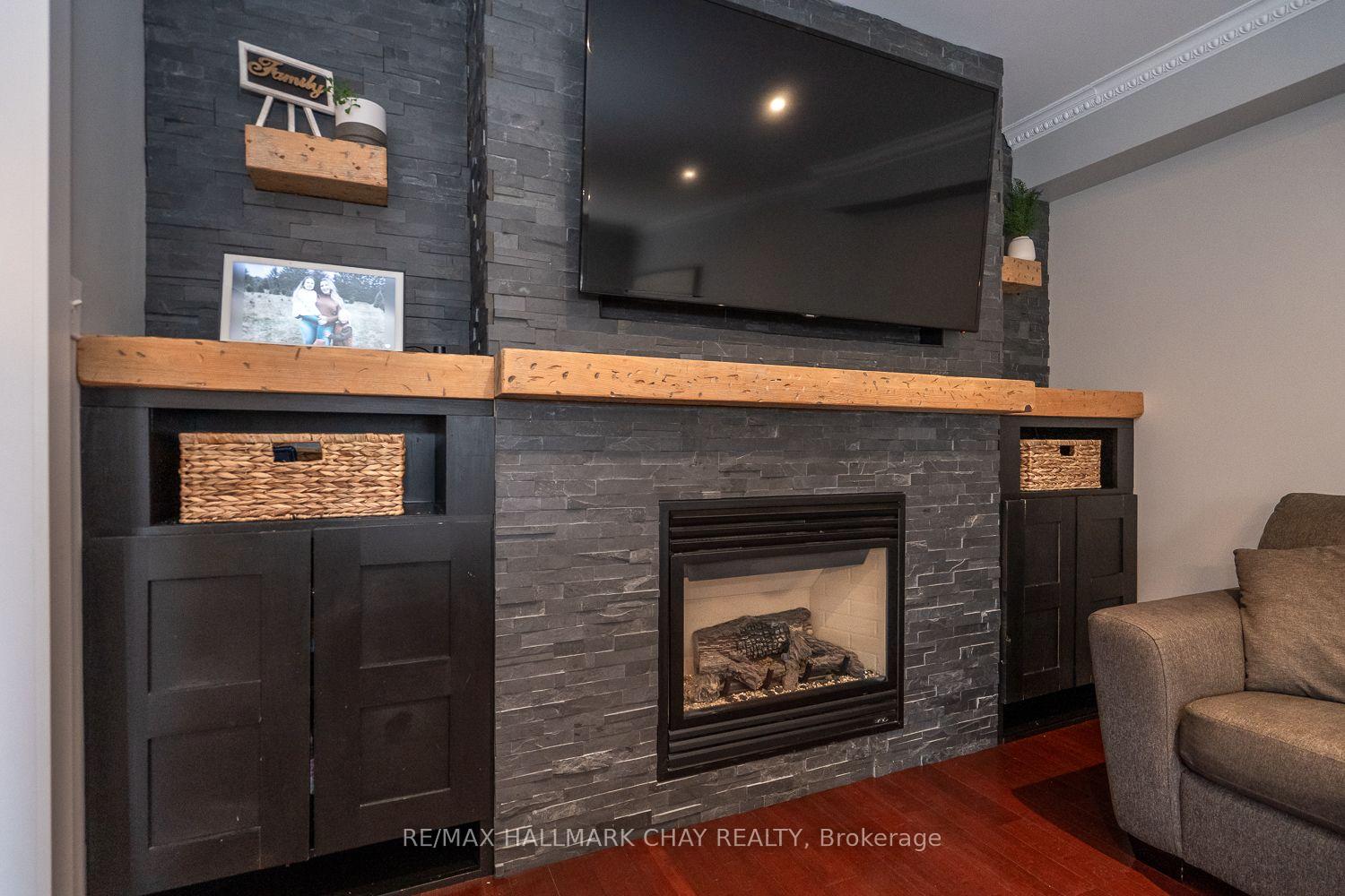 Photo 9 of 24 Kate Aitken Crescent, New Tecumseth, Beeton — HOMEH