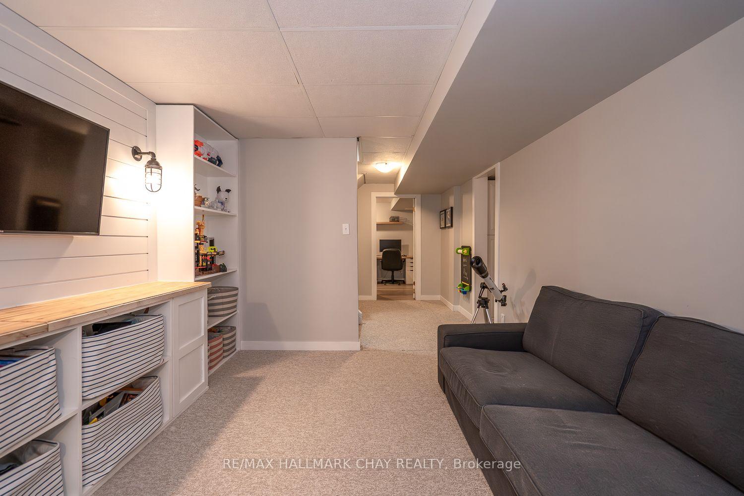 Photo 41 of 24 Kate Aitken Crescent, New Tecumseth, Beeton — HOMEH