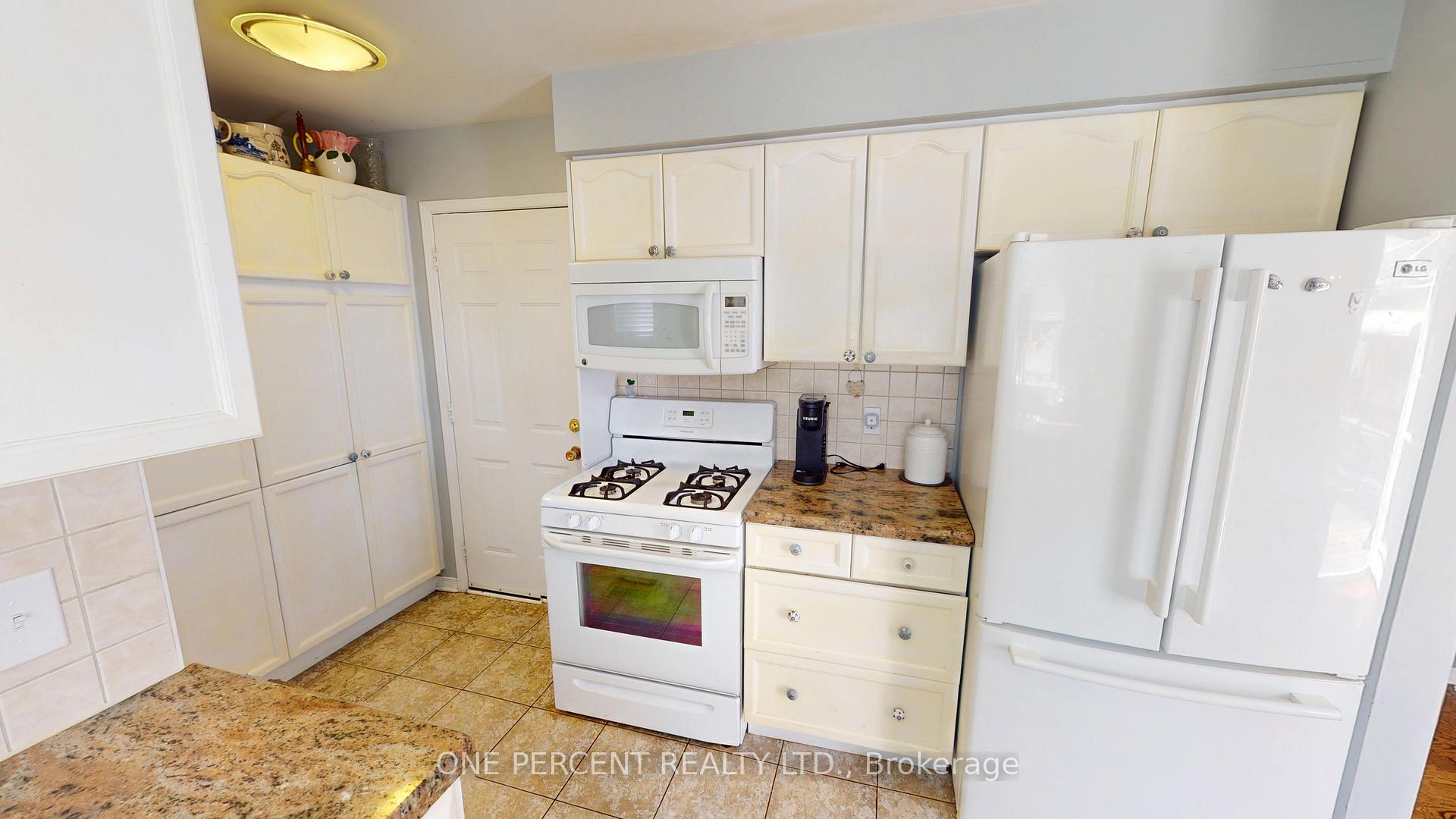 Photo 12 of 9 Hunters Court, Pelham, Fonthill — HOMEH