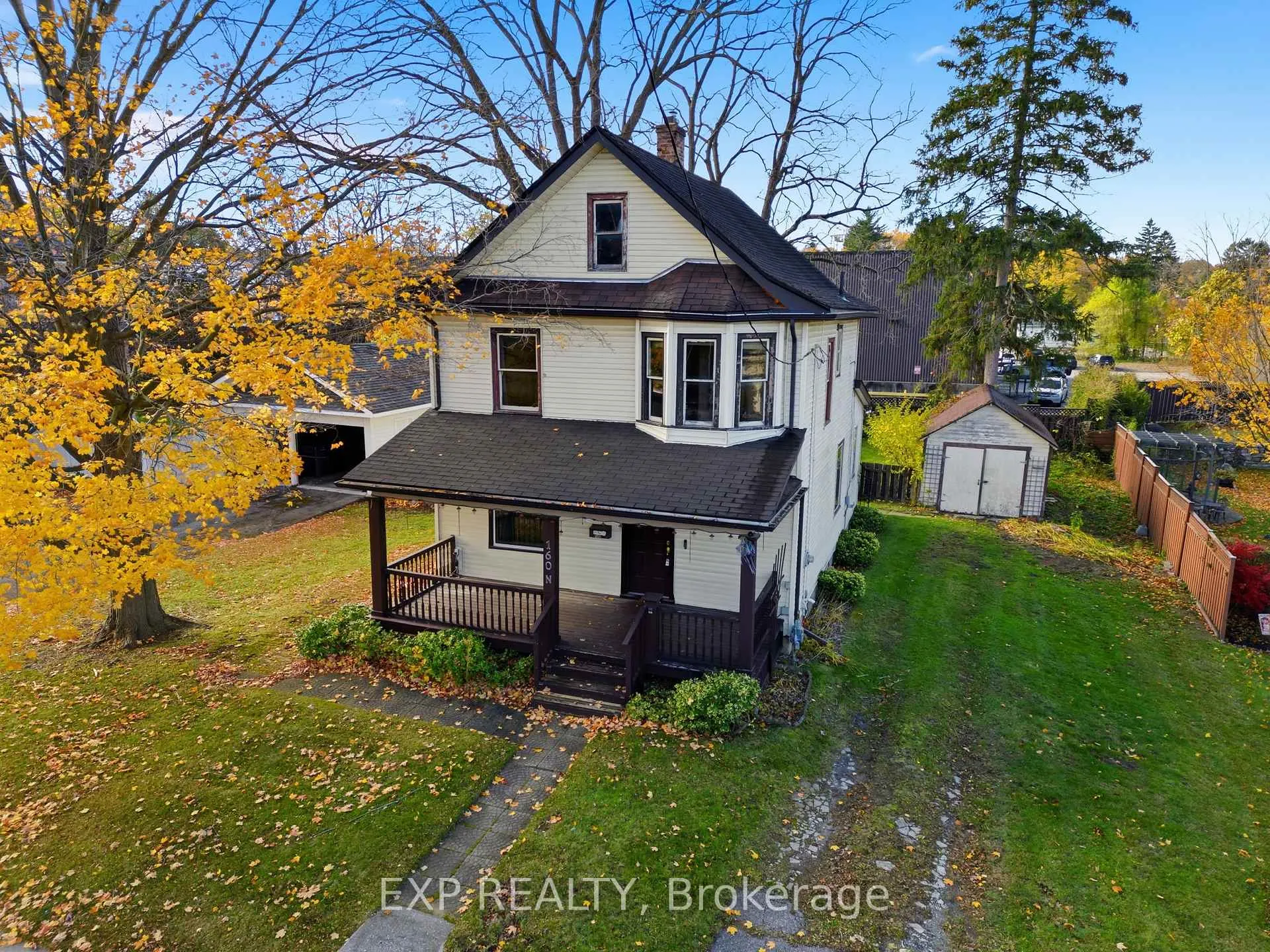 Front of 160 Head Street N