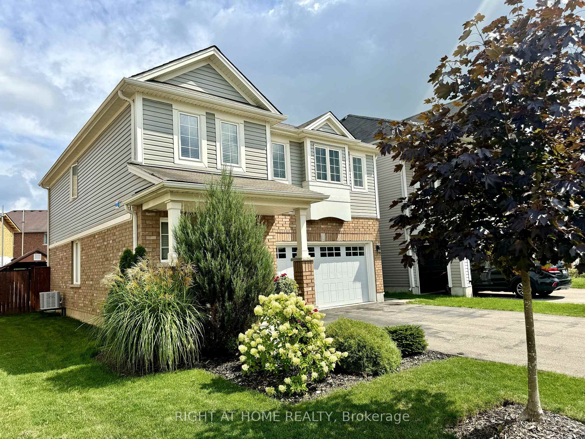 Photo 2 of 7650 Butternut Boulevard, Niagara Falls, Brown — HOMEH
