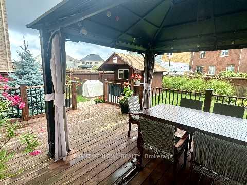 Photo 33 of 7650 Butternut Boulevard, Niagara Falls, Brown — HOMEH