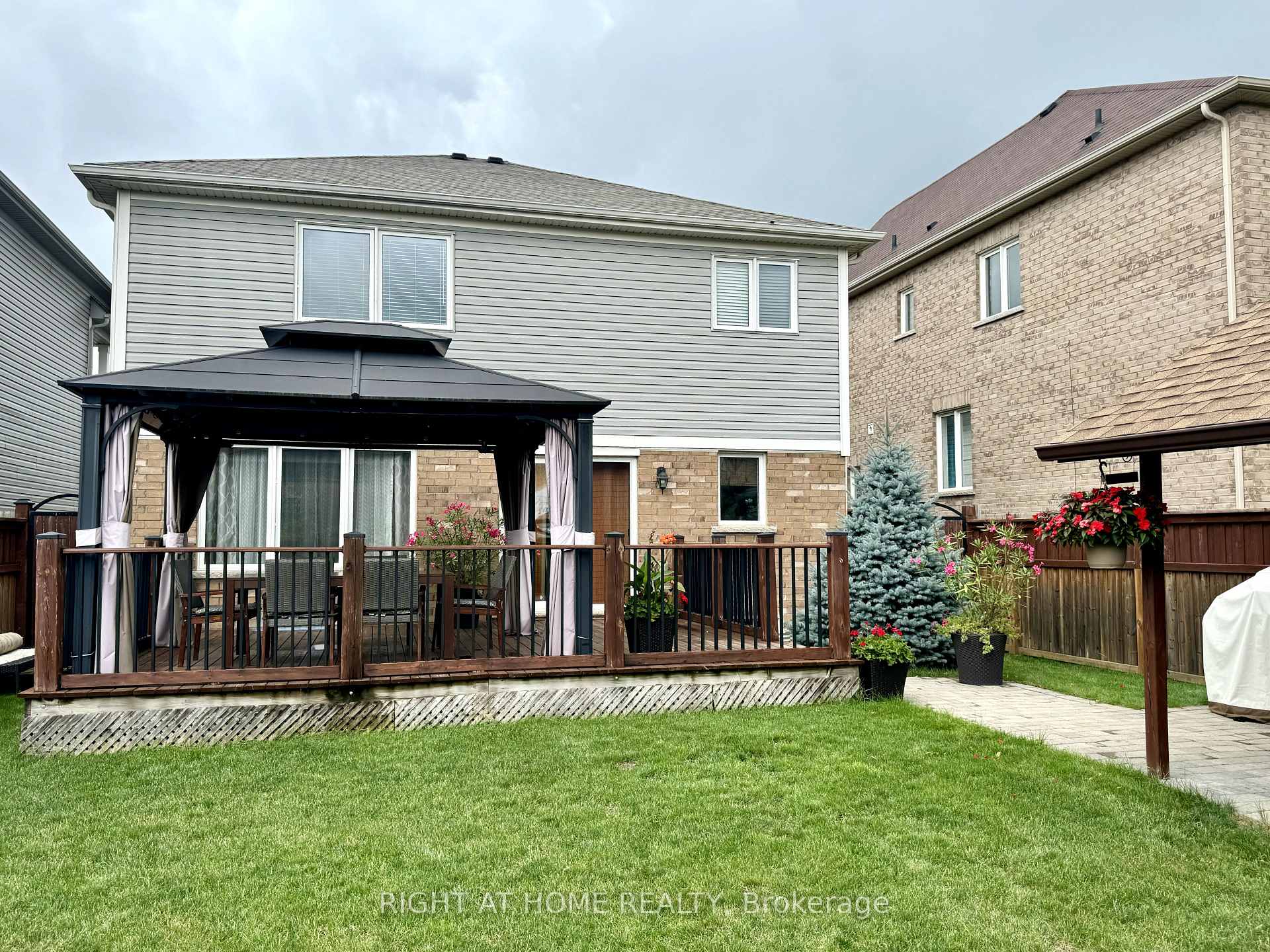 Photo 34 of 7650 Butternut Boulevard, Niagara Falls, Brown — HOMEH