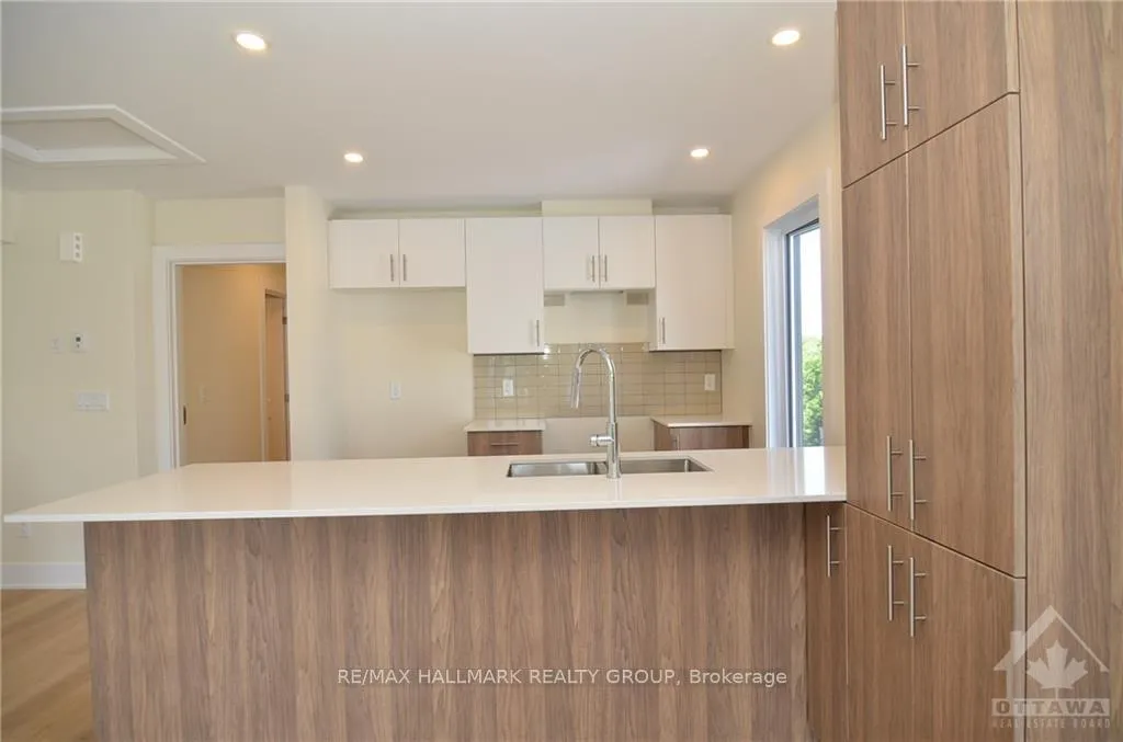 Photo 3 of 183 Columbus Avenue, Ottawa, Overbrook/Castle Heights — HOMEH