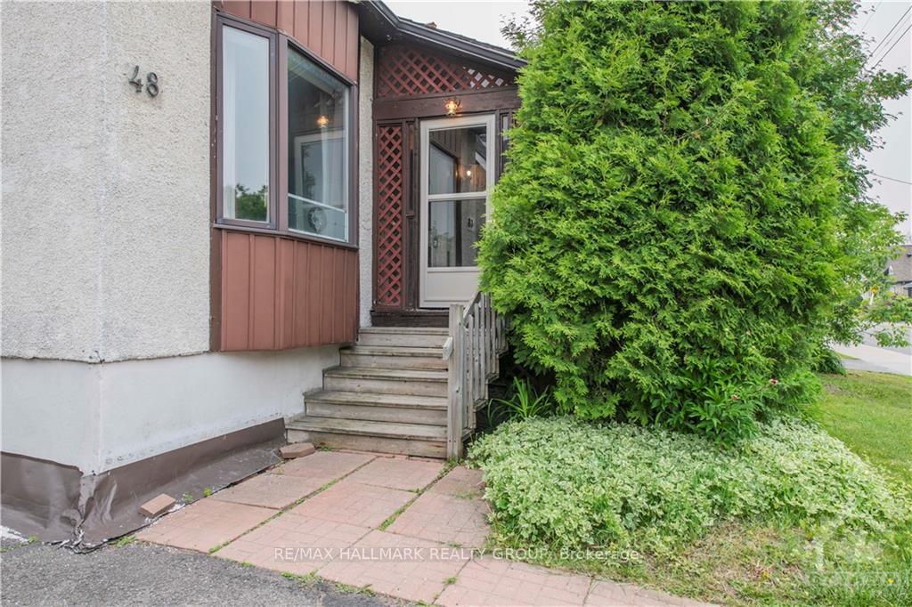 Photo 2 of 48 Queen Mary Street, Ottawa, Overbrook — HOMEH