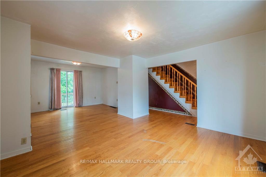 Photo 6 of 48 Queen Mary Street, Ottawa, Overbrook — HOMEH