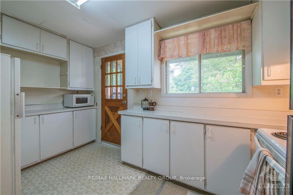 Photo 9 of 48 Queen Mary Street, Ottawa, Overbrook — HOMEH