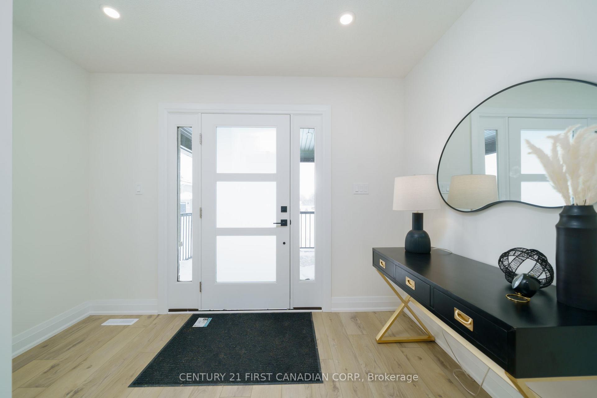 Photo 2 of 62 Postma Crescent, North Middlesex, Alisa Craig — HOMEH